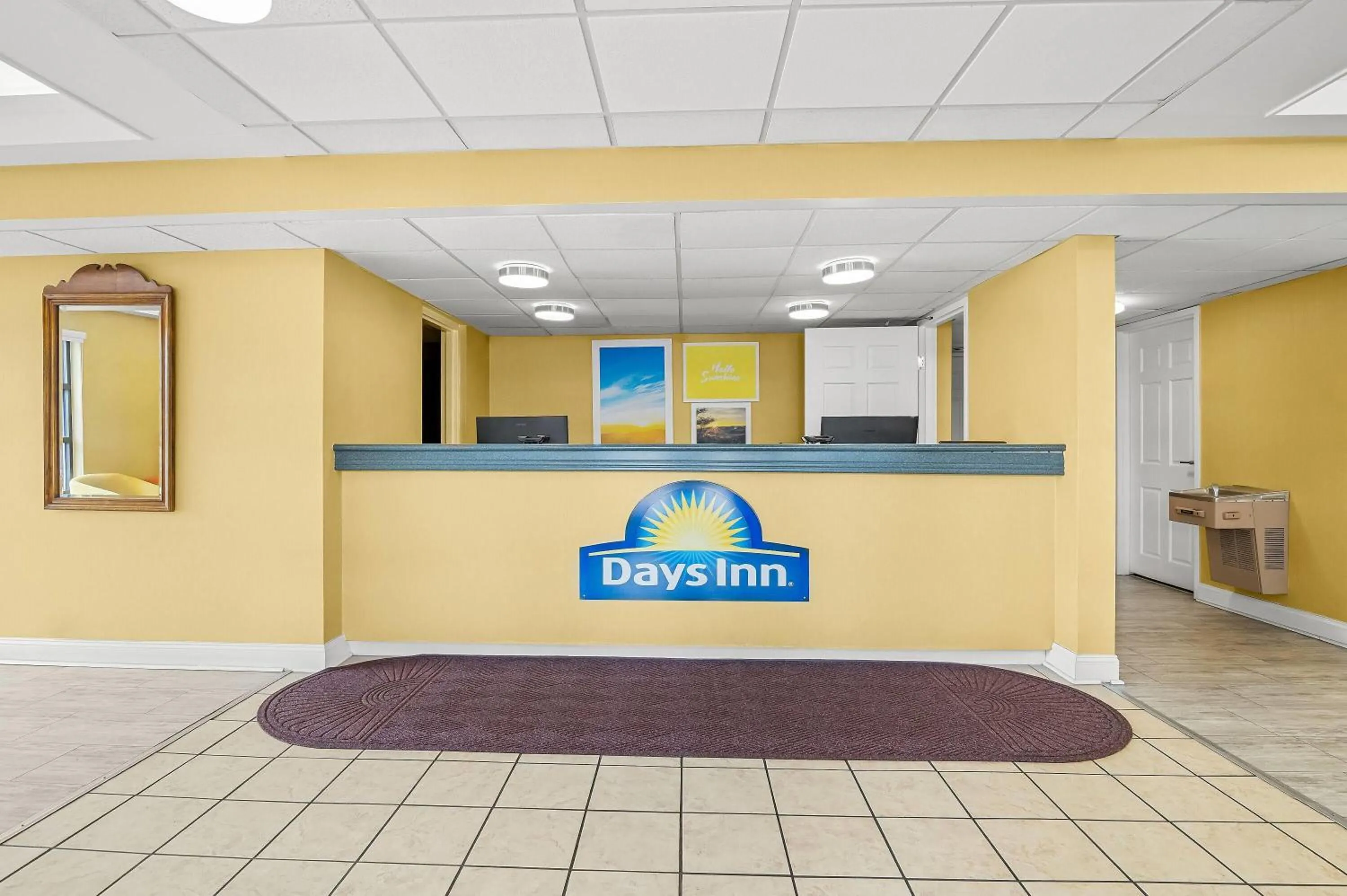 Lobby or reception in Days Inn by Wyndham Salem