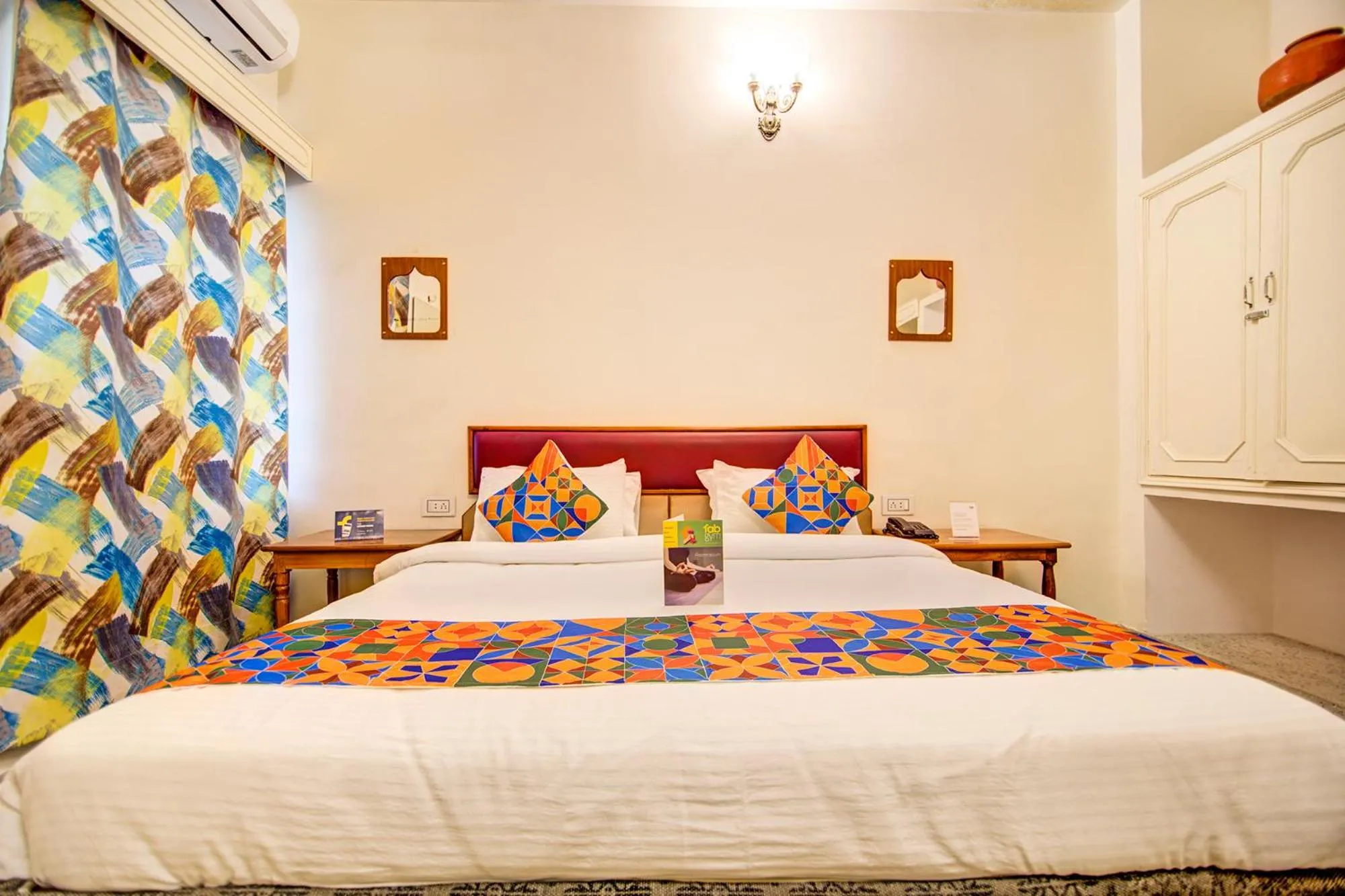 Bedroom, Bed in Hotel Pink Palace