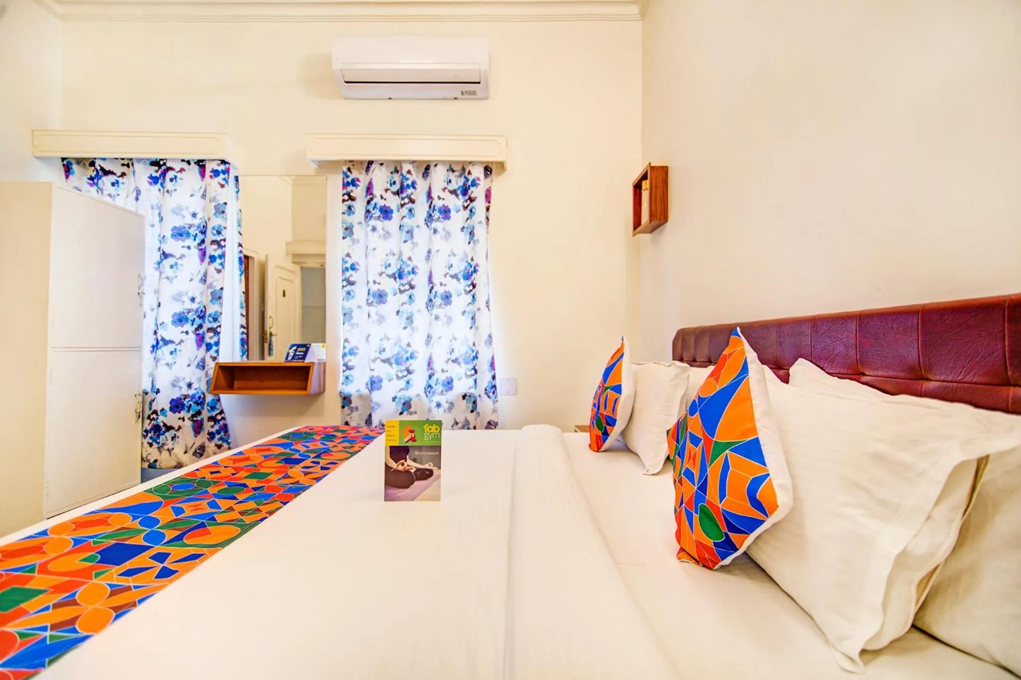 Bedroom, Bed in Hotel Pink Palace
