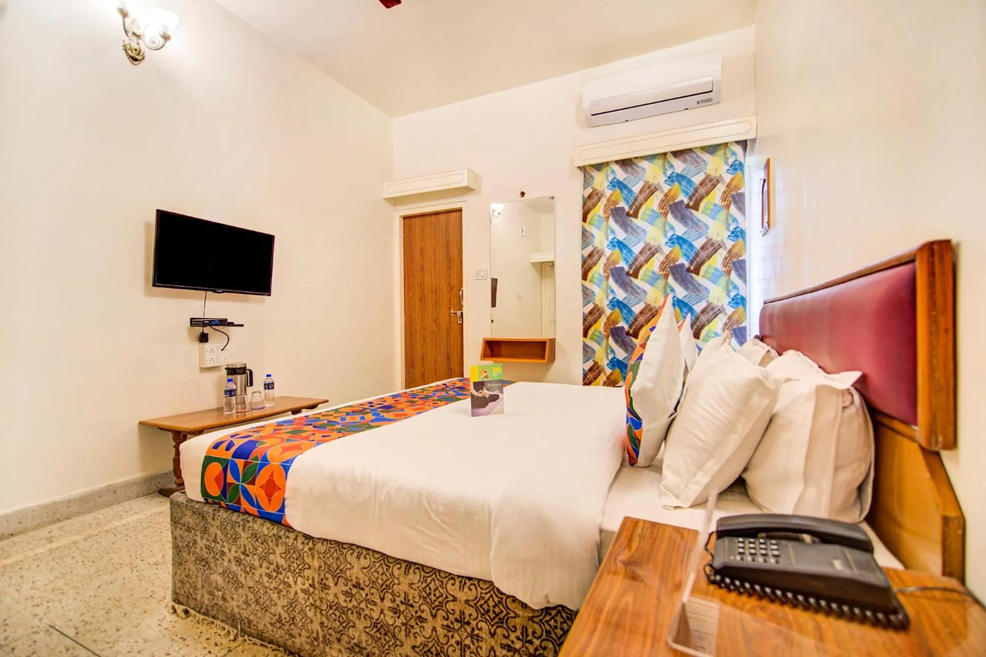 Bedroom, Bed in Hotel Pink Palace