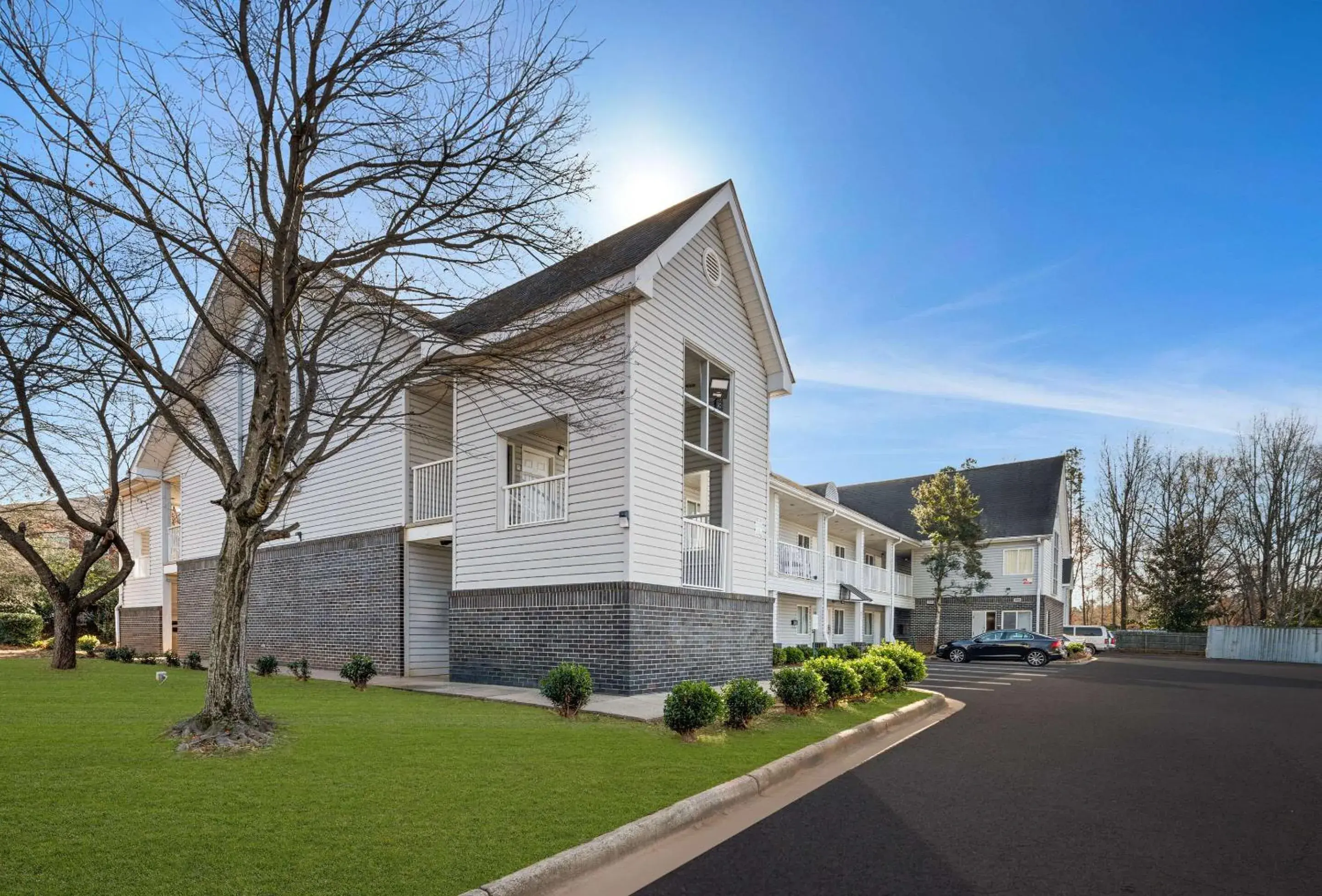 Property building in Rodeway Inn Charlotte Independence Blvd Property building in Rodeway Inn Charlotte Independence Blvd