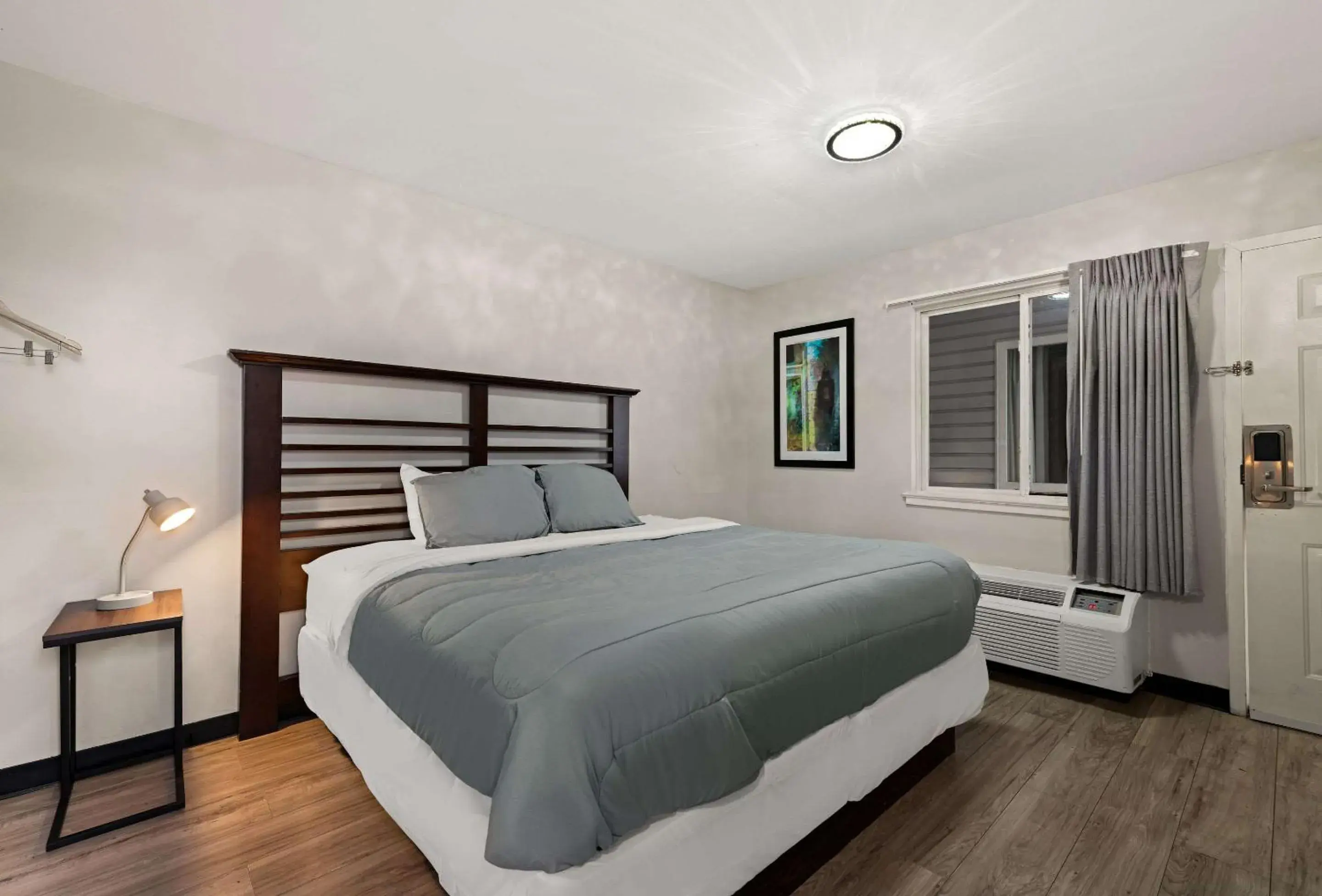 Bedroom, Bed in Rodeway Inn Charlotte Independence Blvd Bedroom, Bed in Rodeway Inn Charlotte Independence Blvd