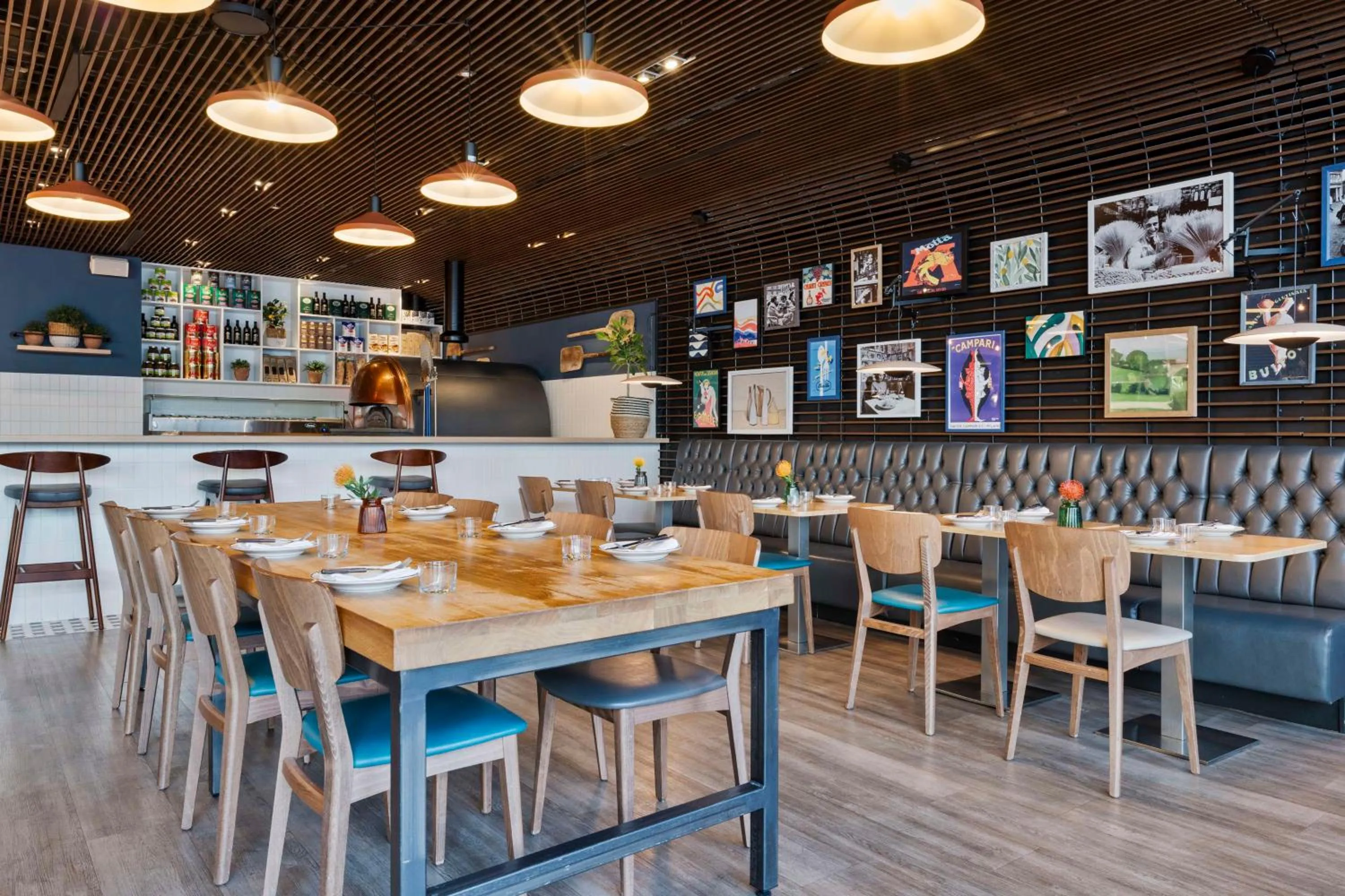 Restaurant/places to eat in Radisson Hotel and Conference Centre London Heathrow