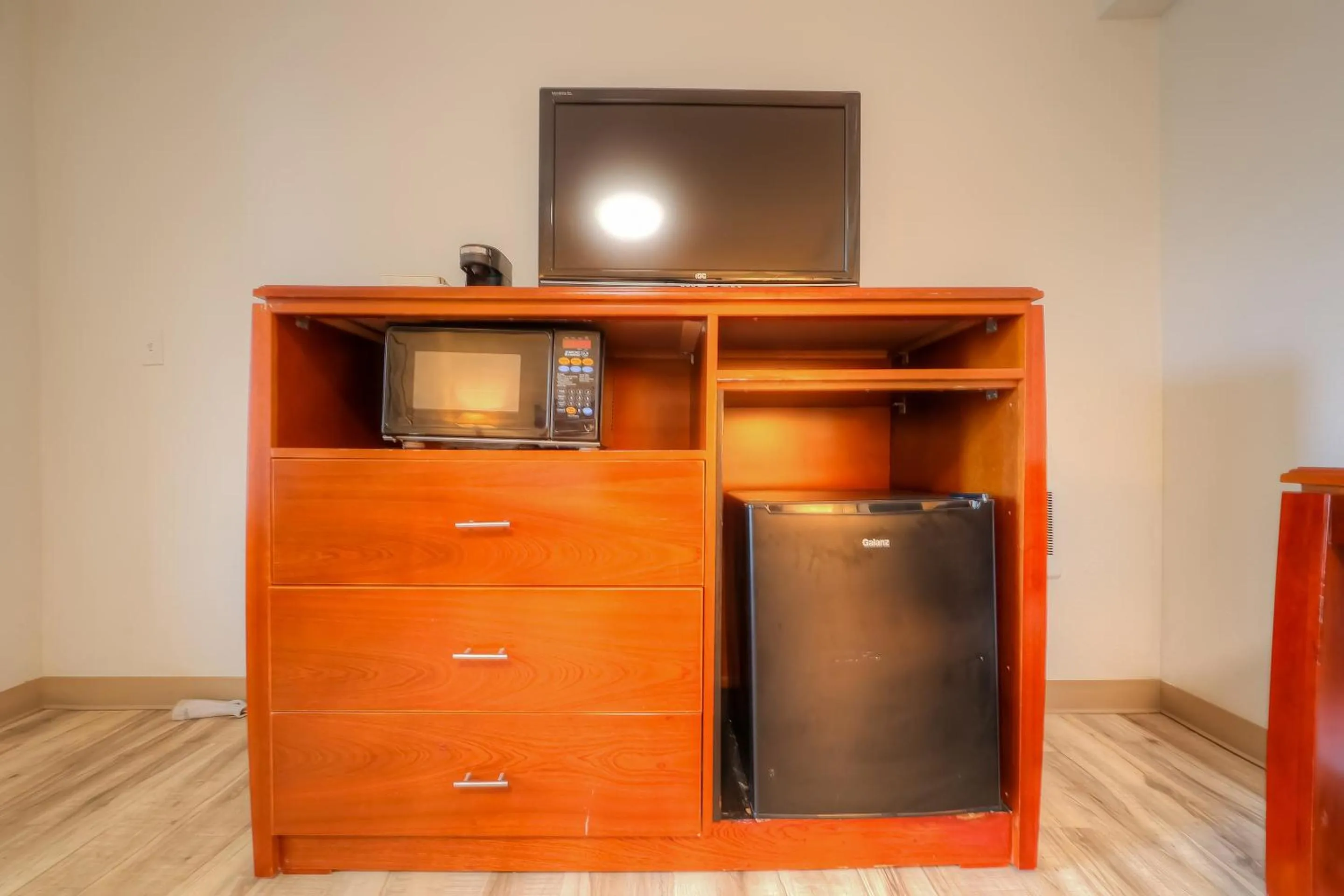 Bedroom in Newport Inn By OYO - Hwy 101