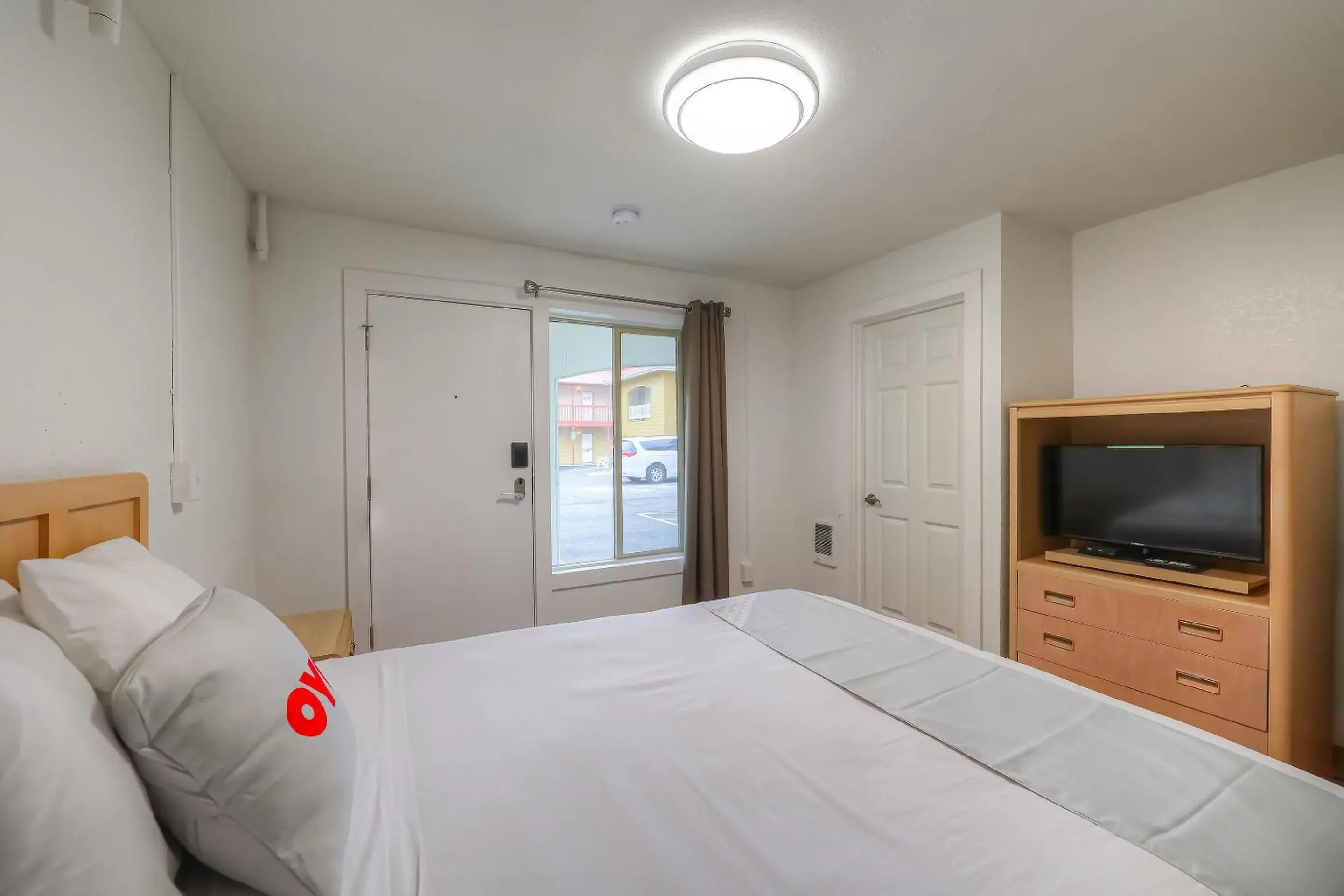 Bedroom, Bed in Newport Inn By OYO - Hwy 101 Bedroom, Bed in Newport Inn By OYO - Hwy 101