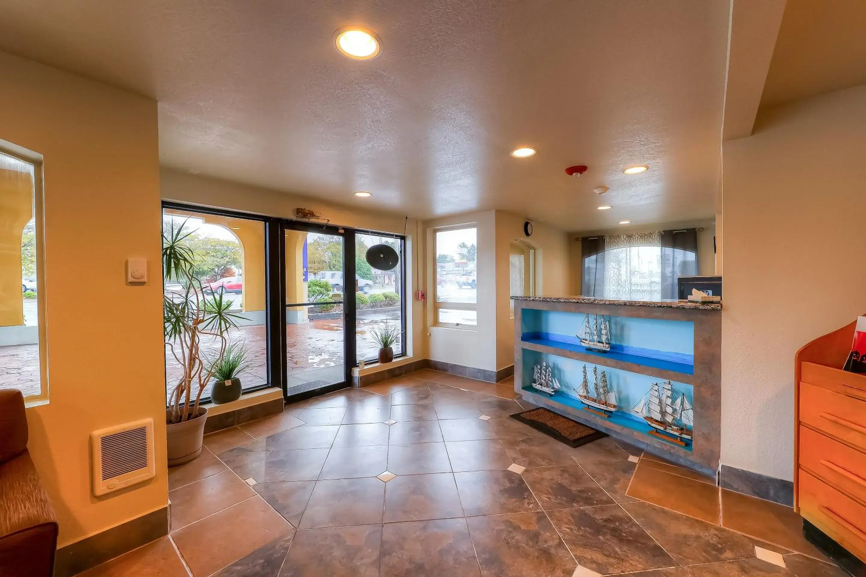 Lobby or reception in Newport Inn By OYO - Hwy 101 Lobby or reception in Newport Inn By OYO - Hwy 101