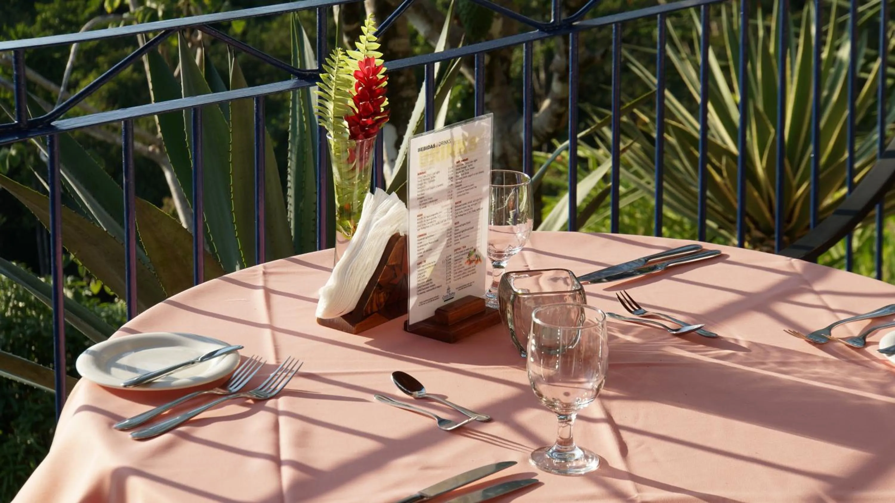 Restaurant/places to eat in Cristal Ballena Boutique Hotel & Spa