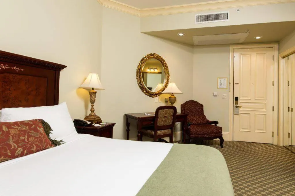 Bedroom, Bed in Hotel Diamond