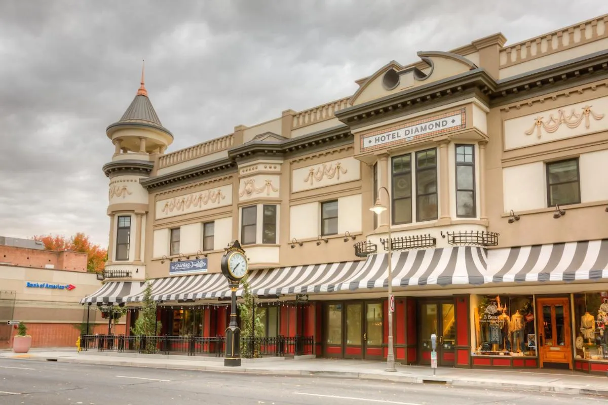 Property building in Hotel Diamond