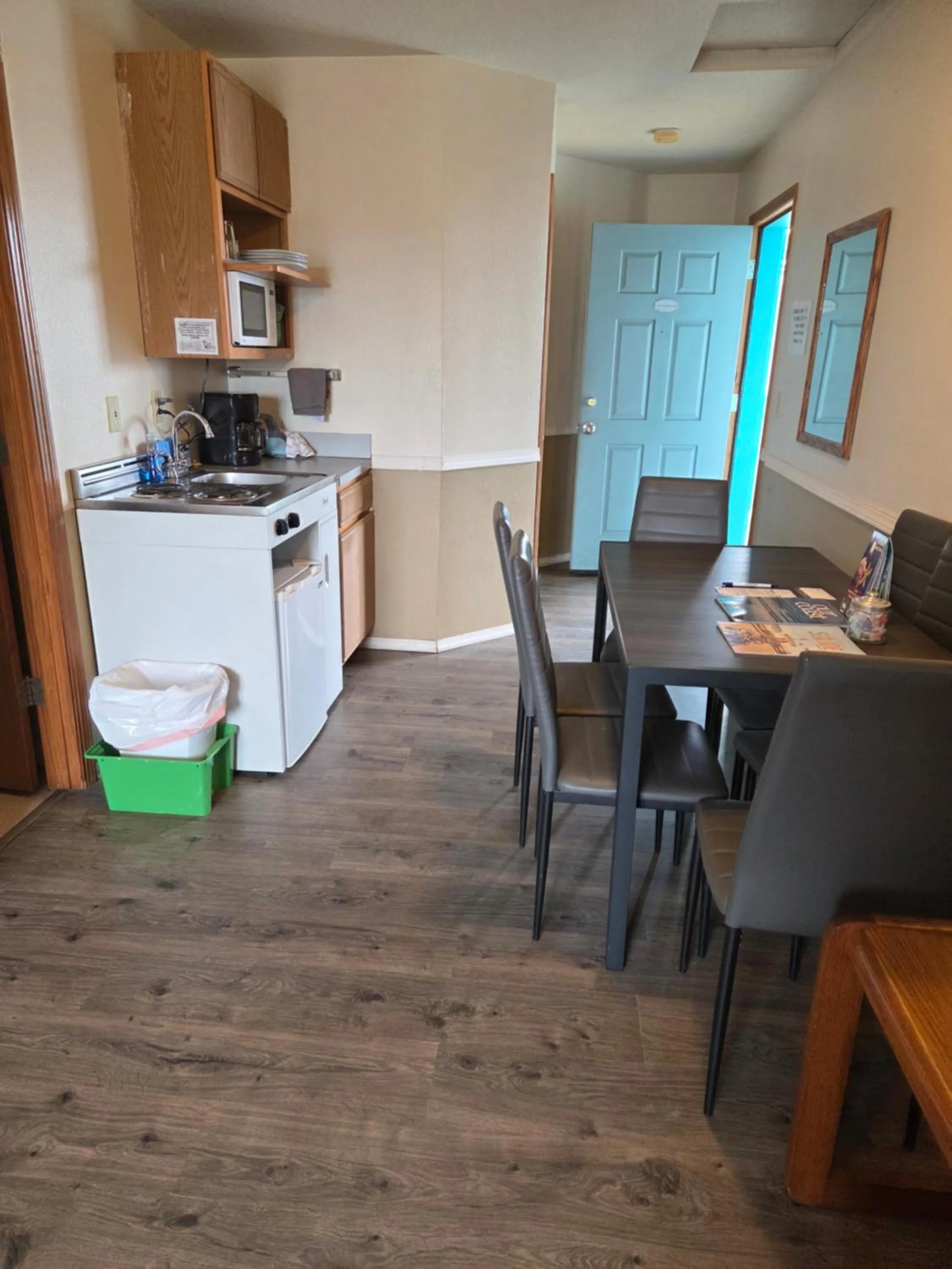 Dining area in Hillcrest Inn