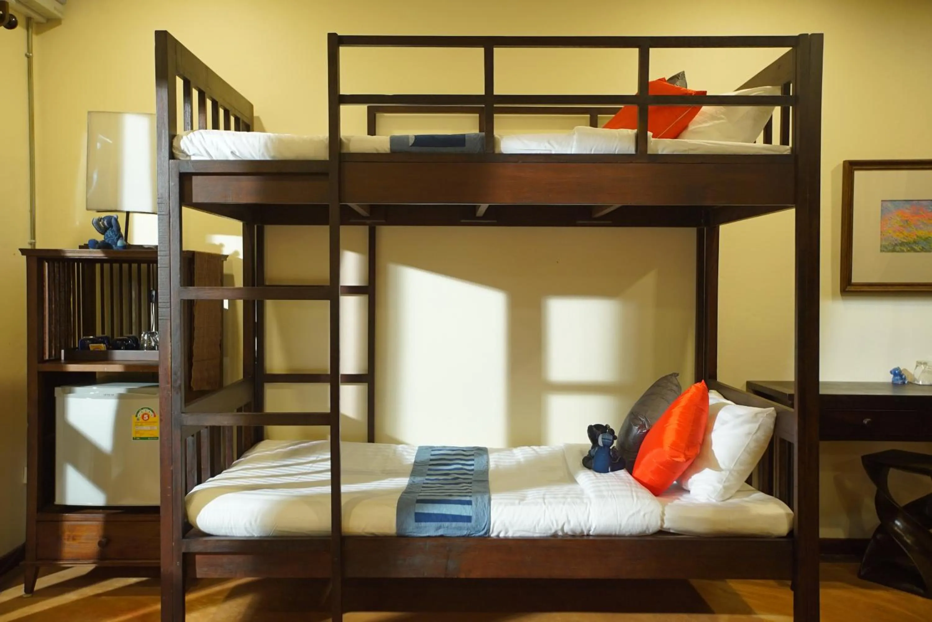 bunk bed, Bed in Sunny V Hotel