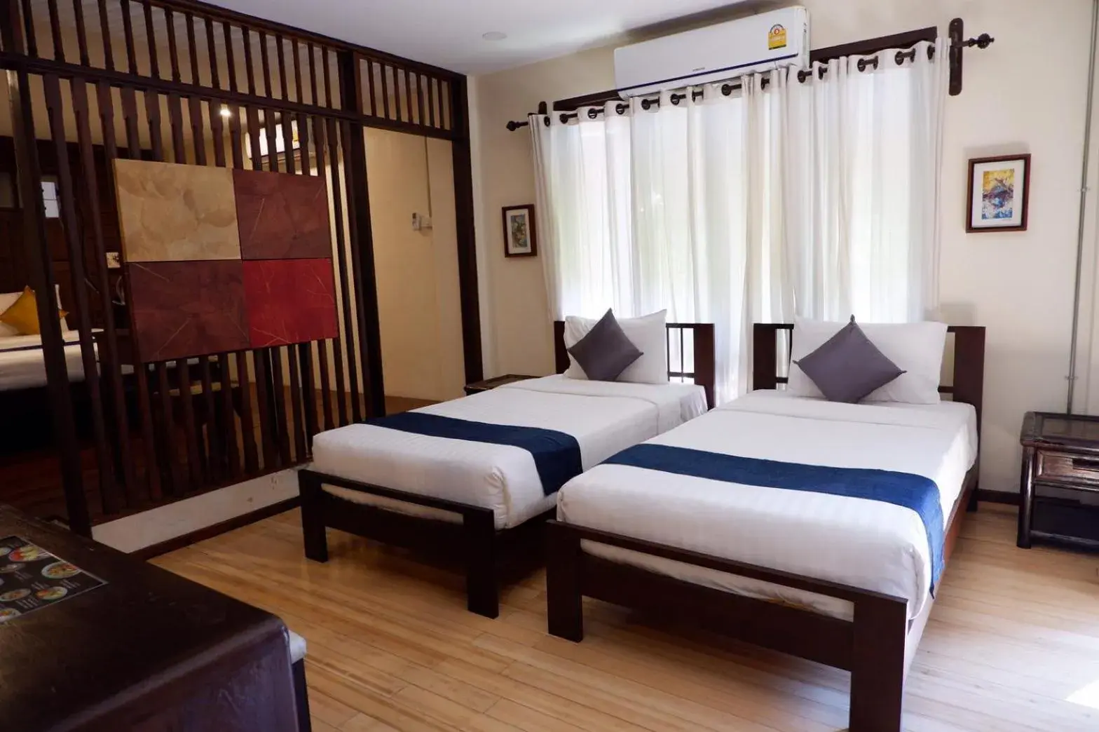 Bed in Sunny V Hotel Bed in Sunny V Hotel