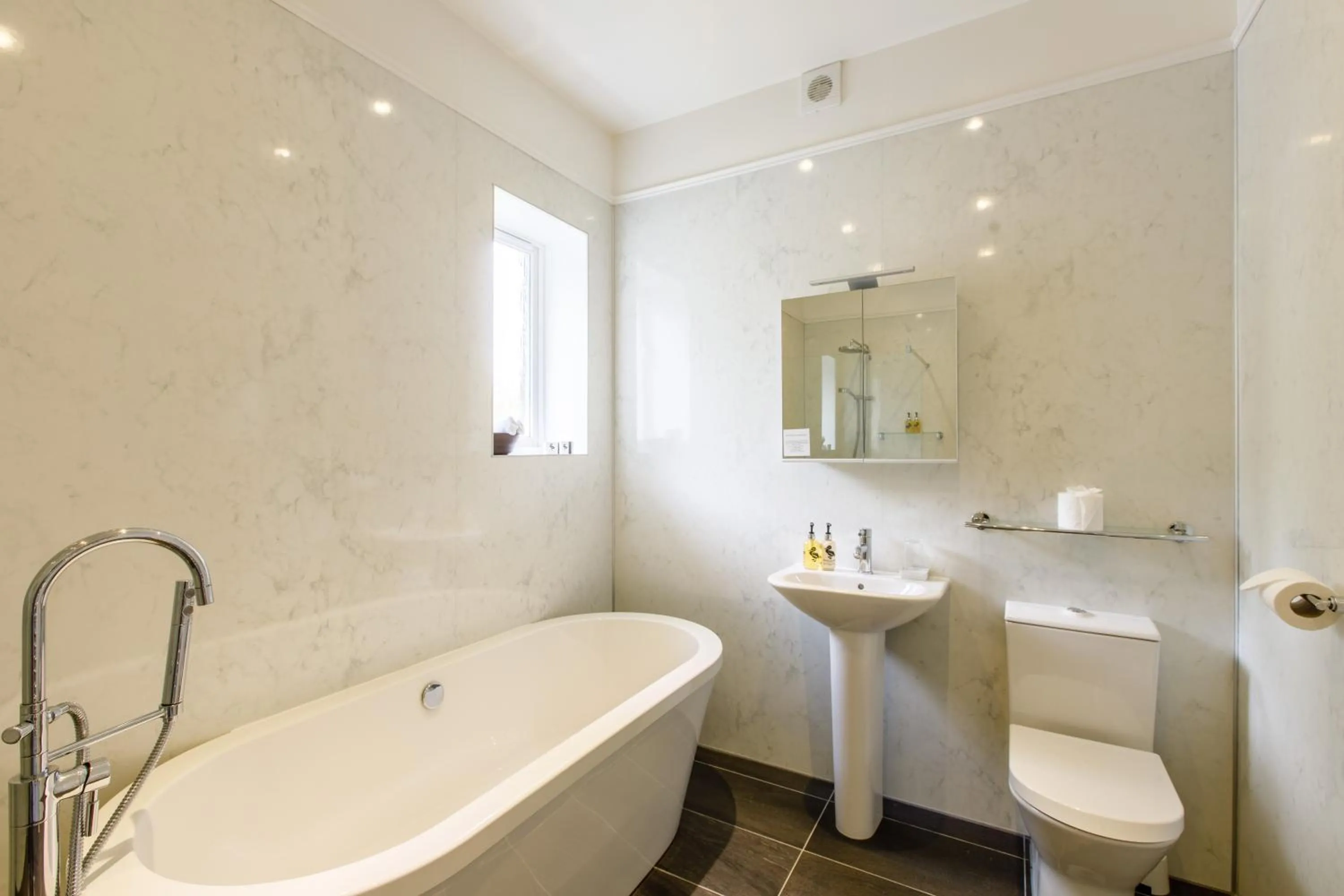 Bathroom in No 45, Ballater