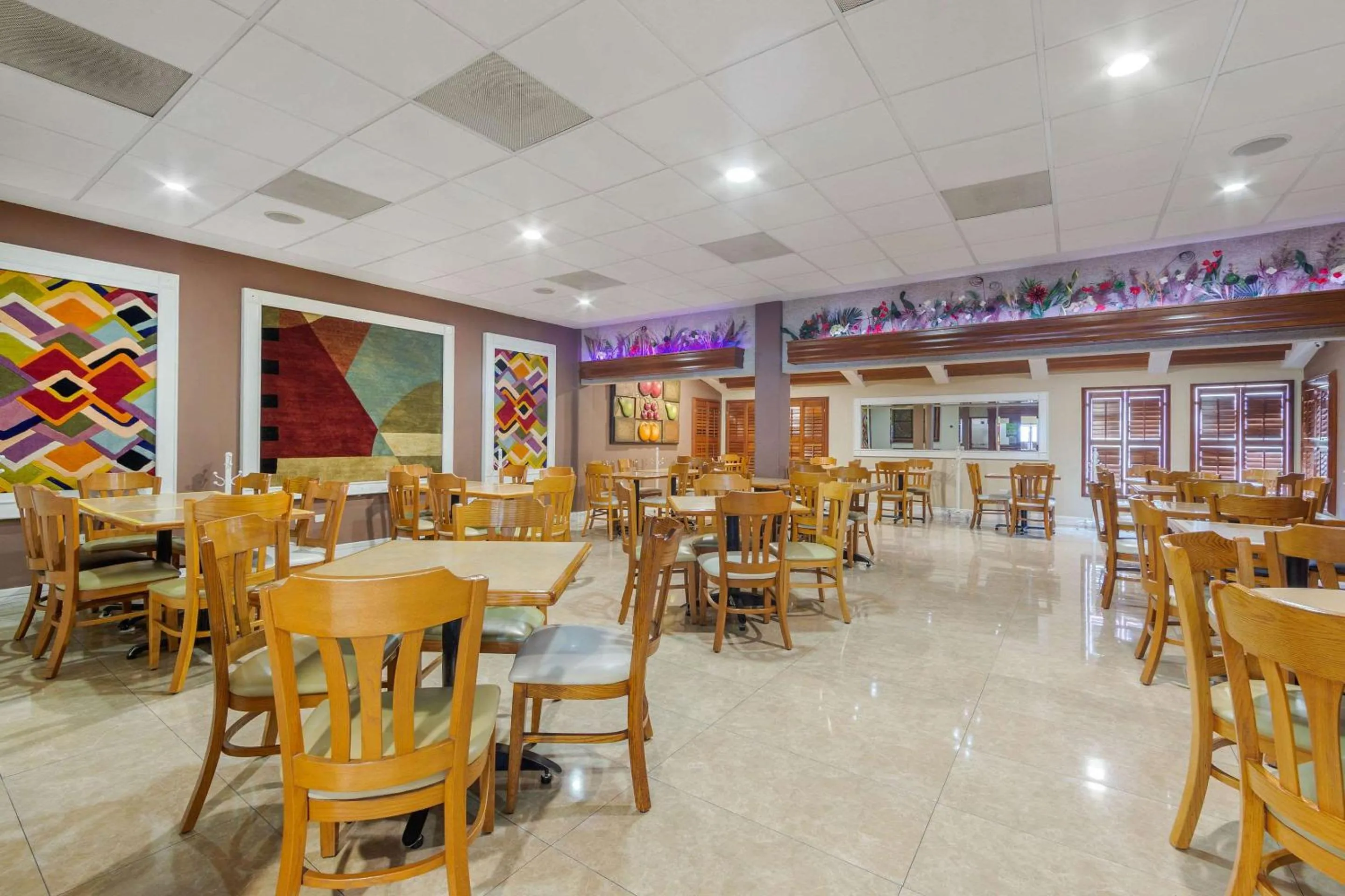 Restaurant/Places to Eat in Comfort Inn Monclova