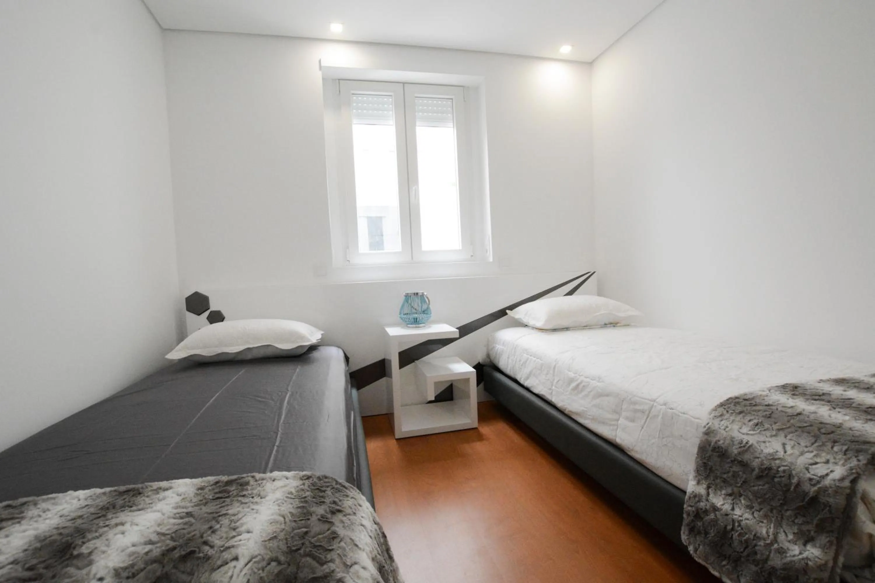 Bed in LUXURY Golden River Apartment - In the Heart of city center and wine cellars