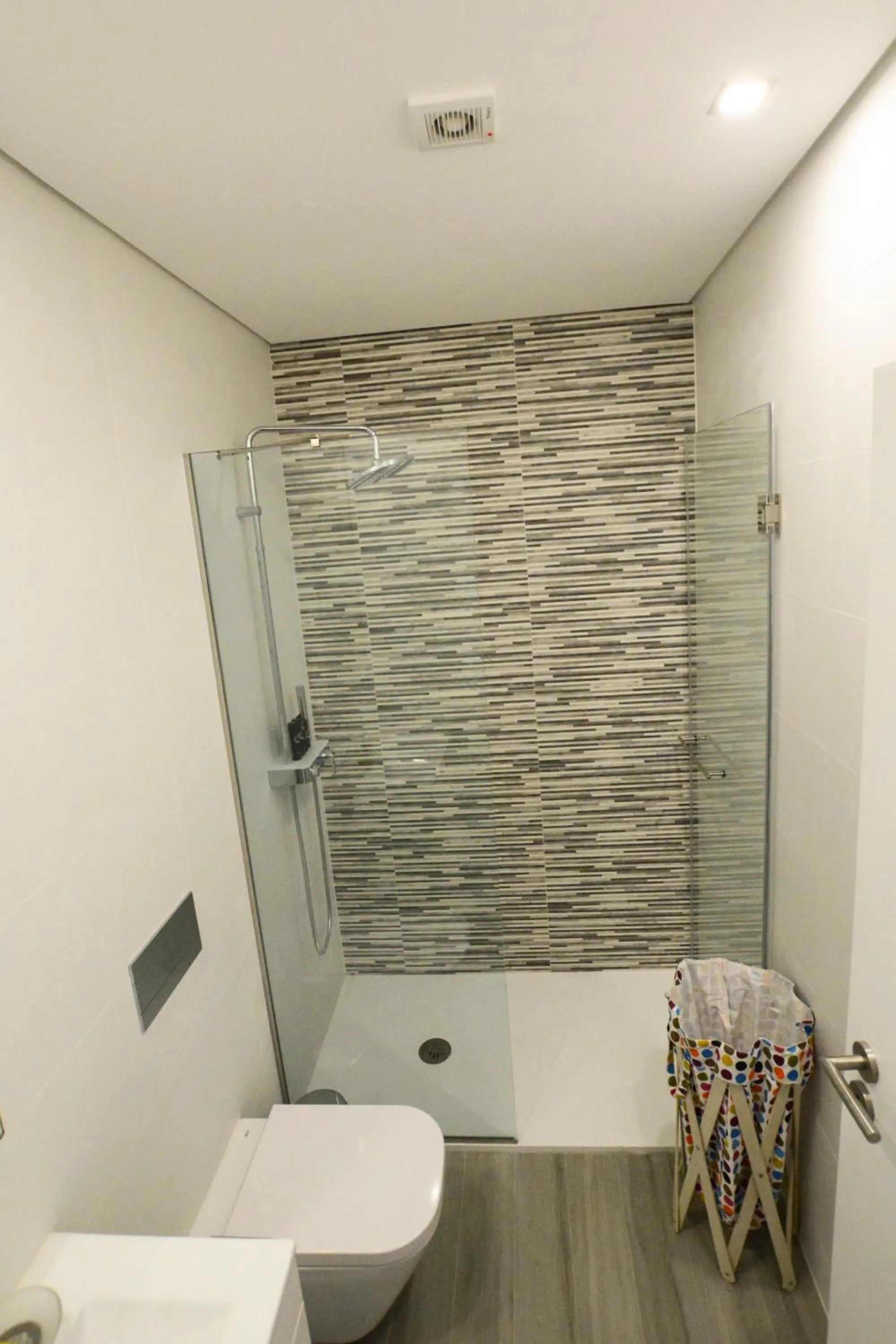LUXURY Golden River Apartment - In the Heart of city center and wine cellars