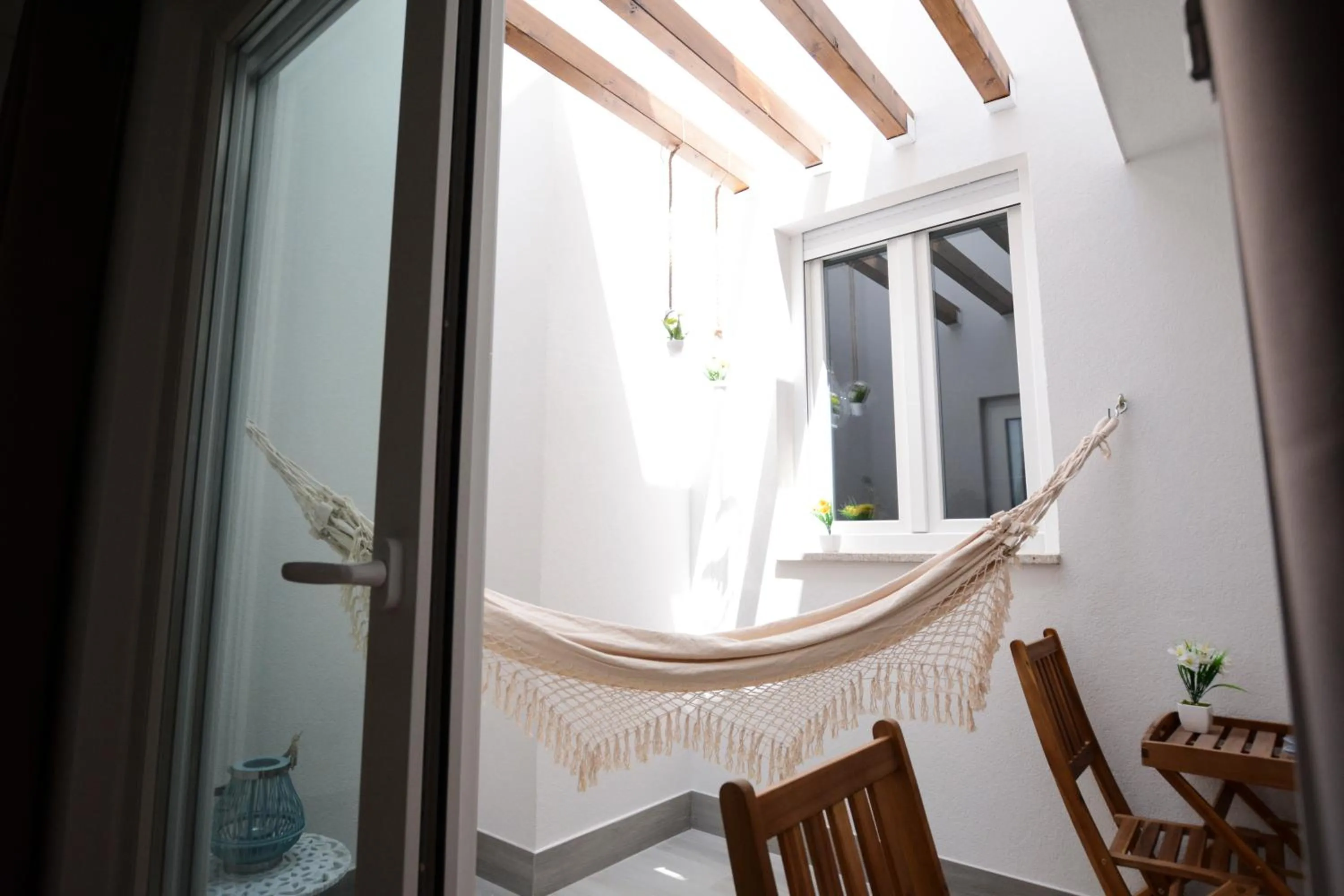 LUXURY Golden River Apartment - In the Heart of city center and wine cellars