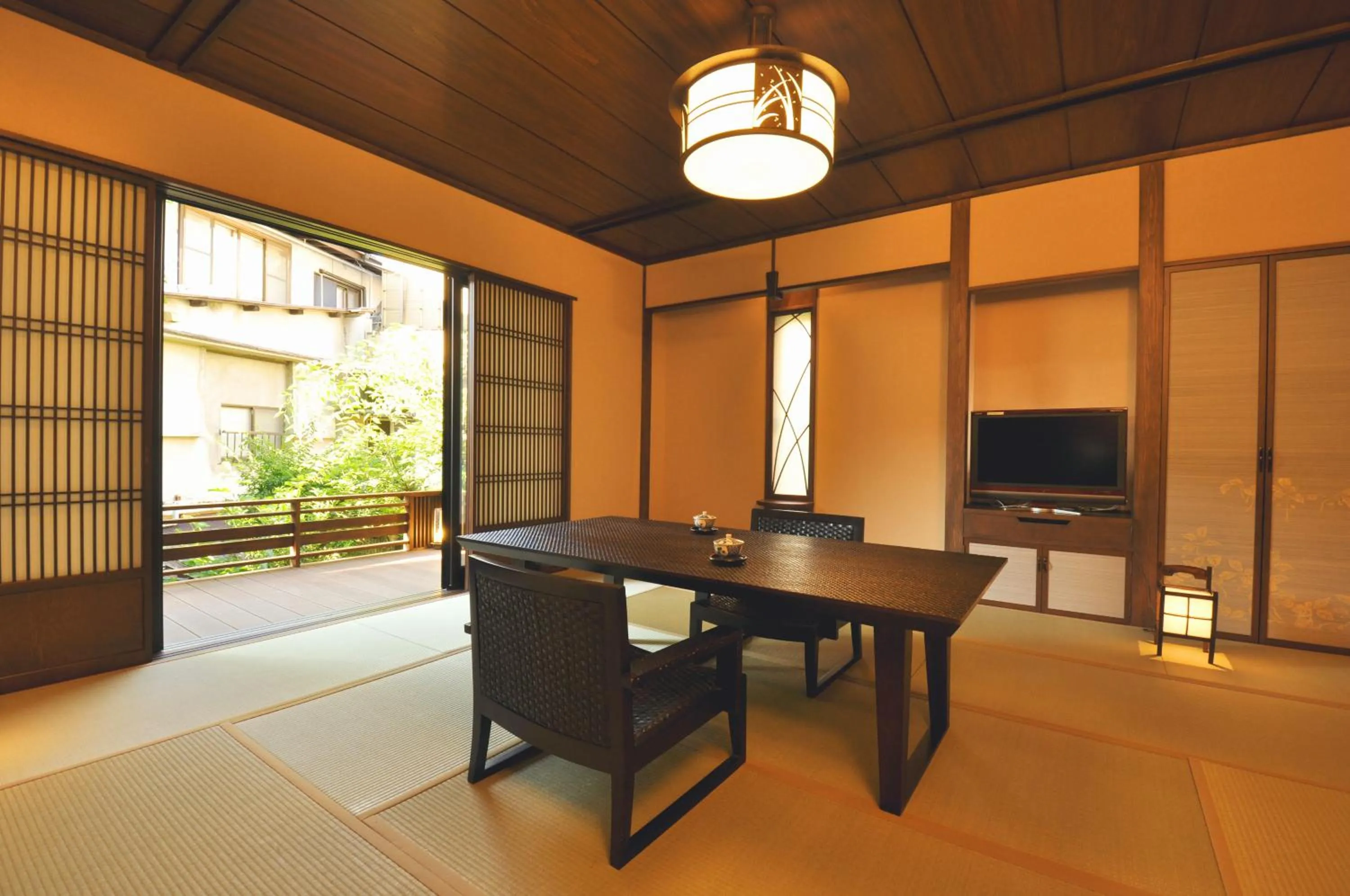 Dining area in Hakone Onsen Ryokan Yaeikan