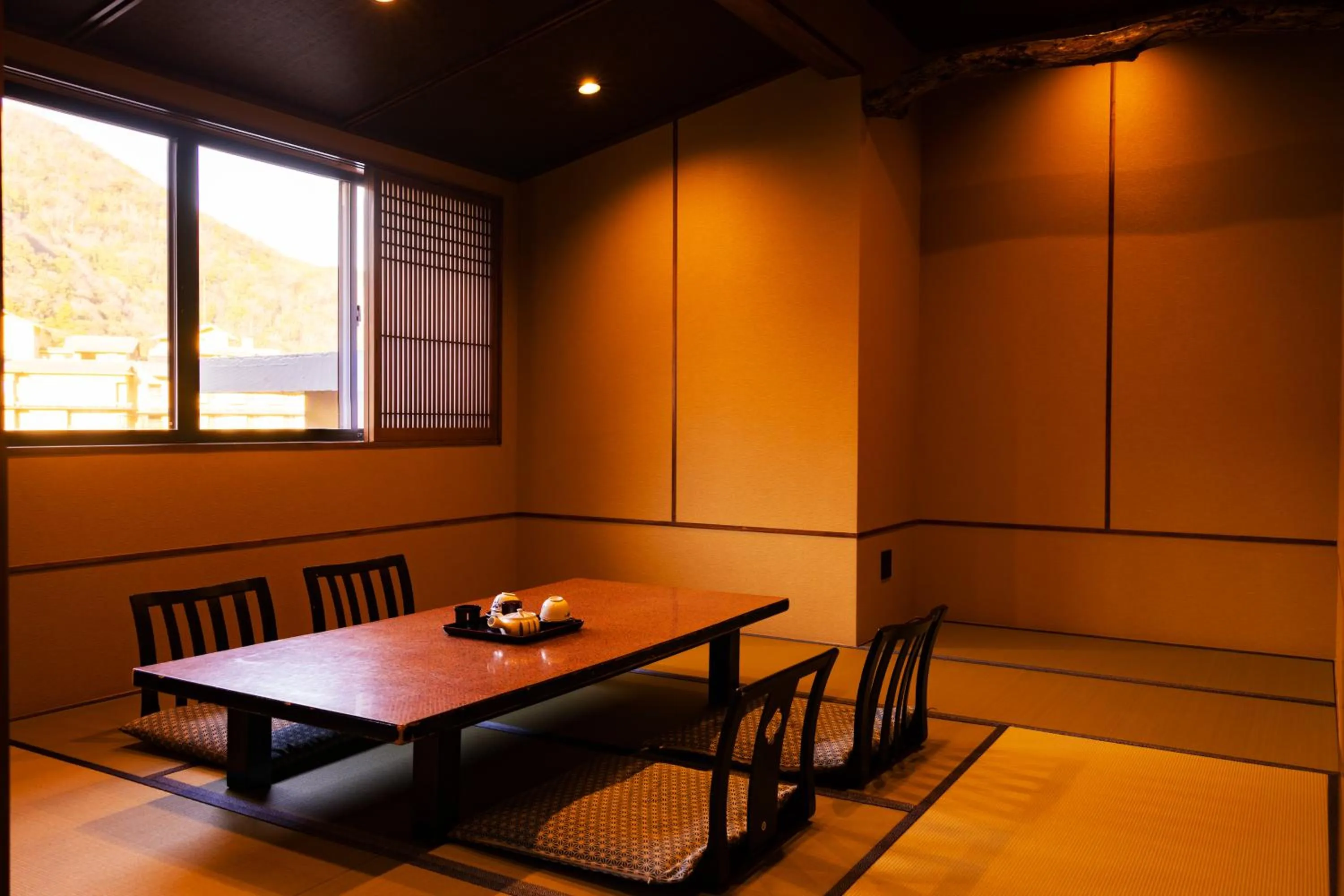 Living room in Hakone Onsen Ryokan Yaeikan