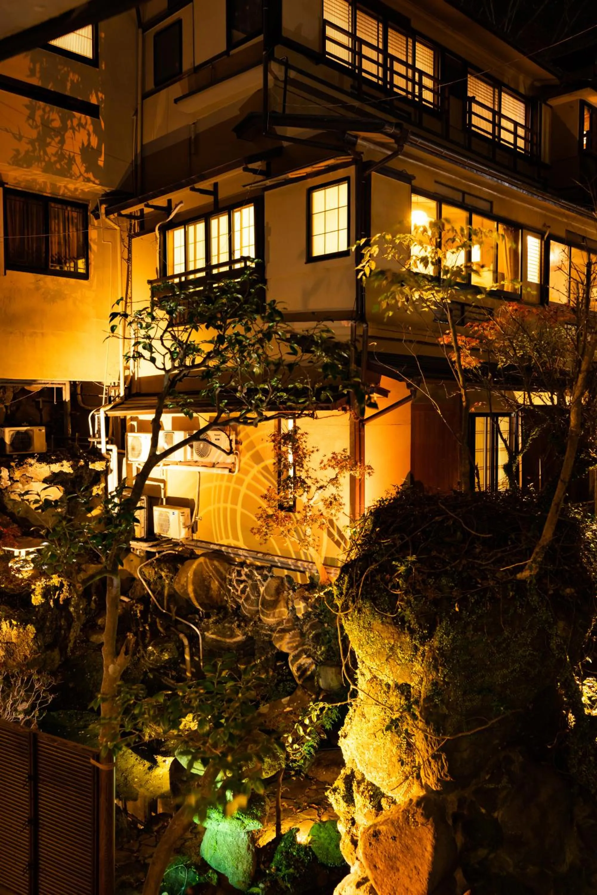 Night in Hakone Onsen Ryokan Yaeikan