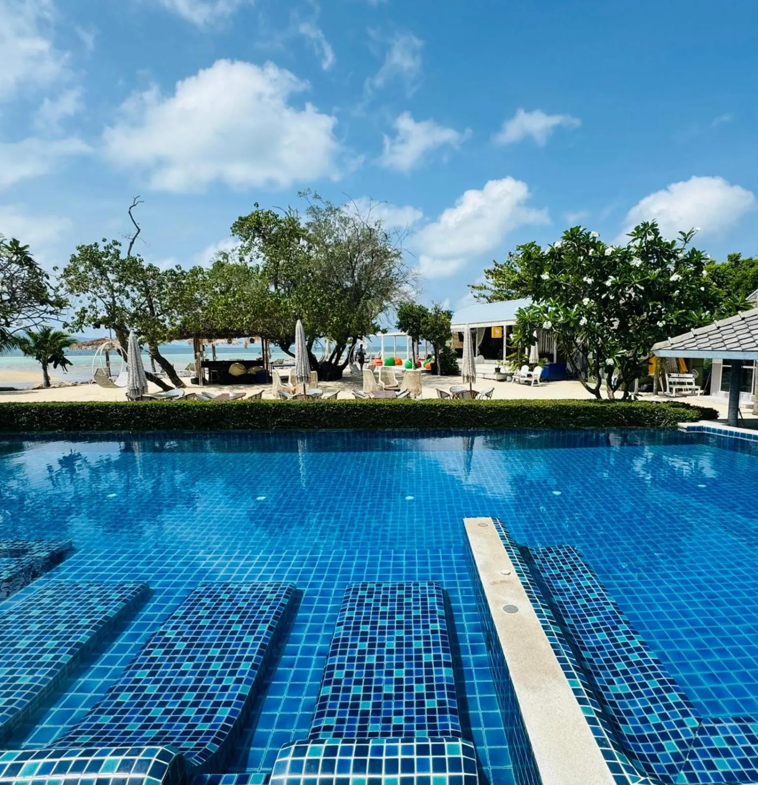 Day in Sabaii Bay Resort