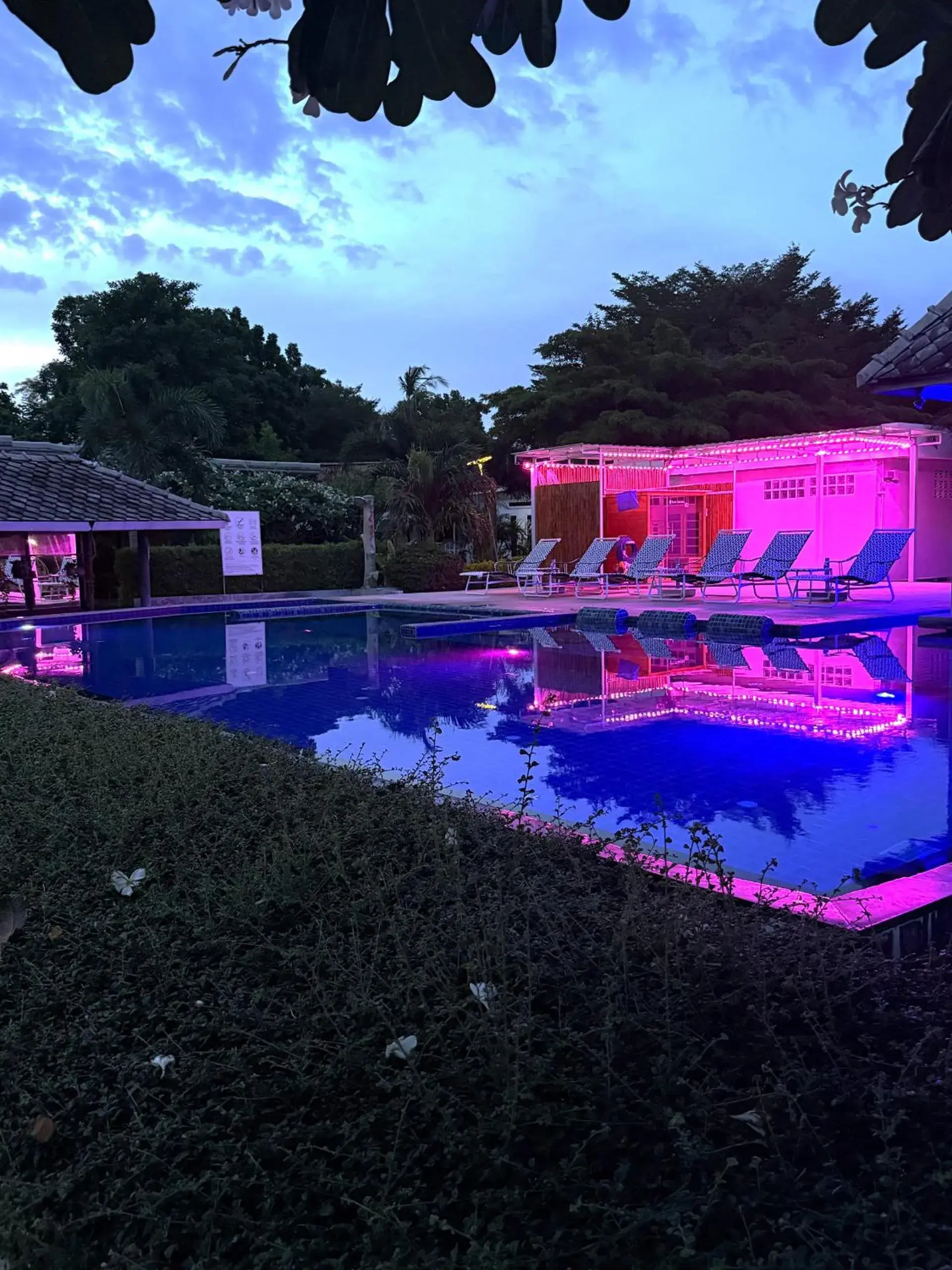 Pool view in Sabaii Bay Resort Pool view in Sabaii Bay Resort