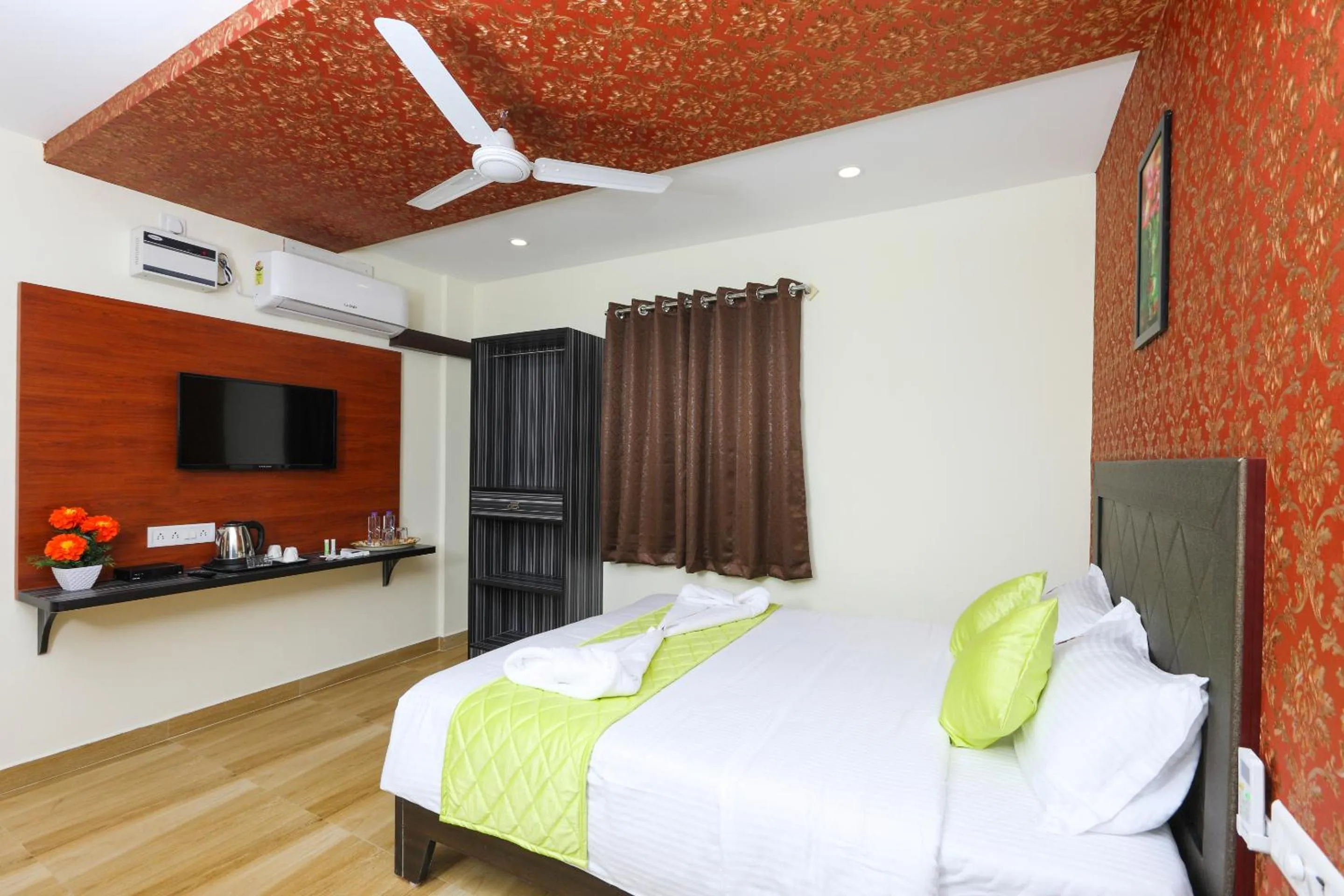 TV and multimedia, Bed in Royal Grand