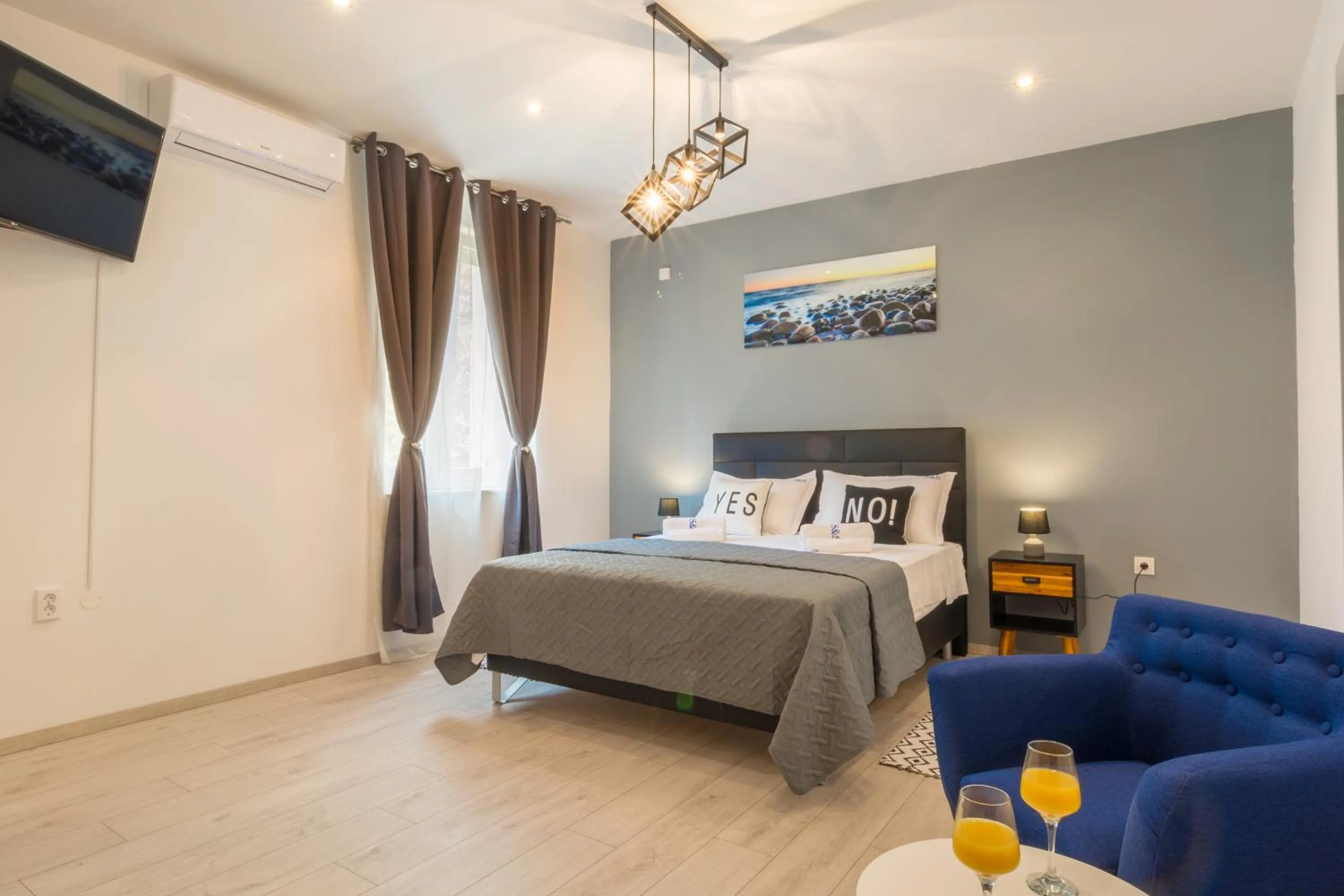 Double Room in Rooms Sea & Sun with private parking