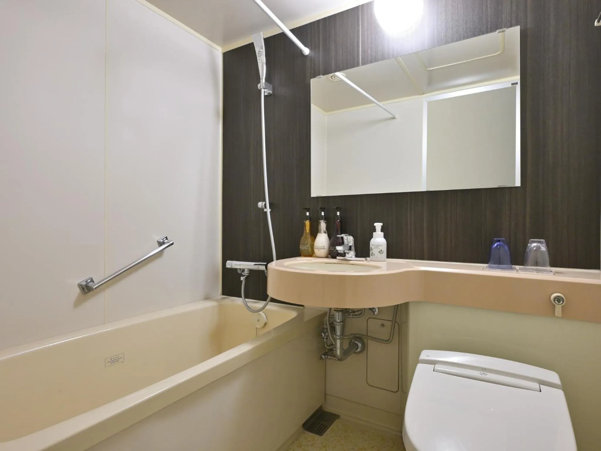 Photo of the whole room in Takamatsu Kokusai Hotel