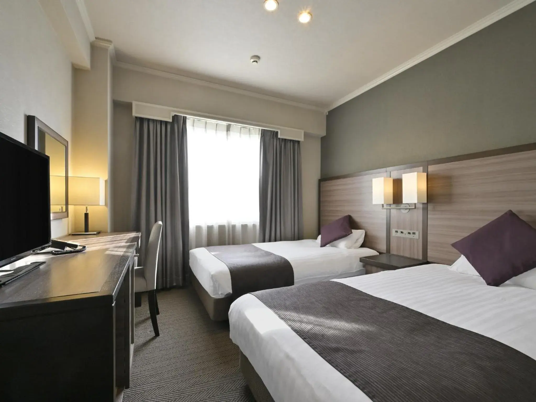 Standard Twin Room - Non Smoking in Takamatsu Kokusai Hotel Standard Twin Room - Non Smoking in Takamatsu Kokusai Hotel