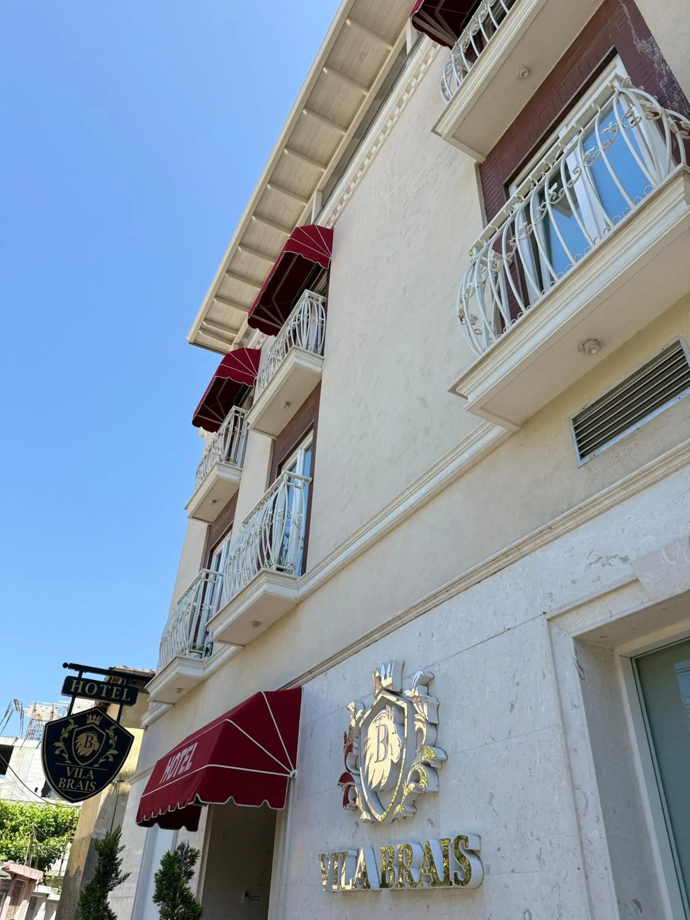 Property building in Hotel Brais Property building in Hotel Brais