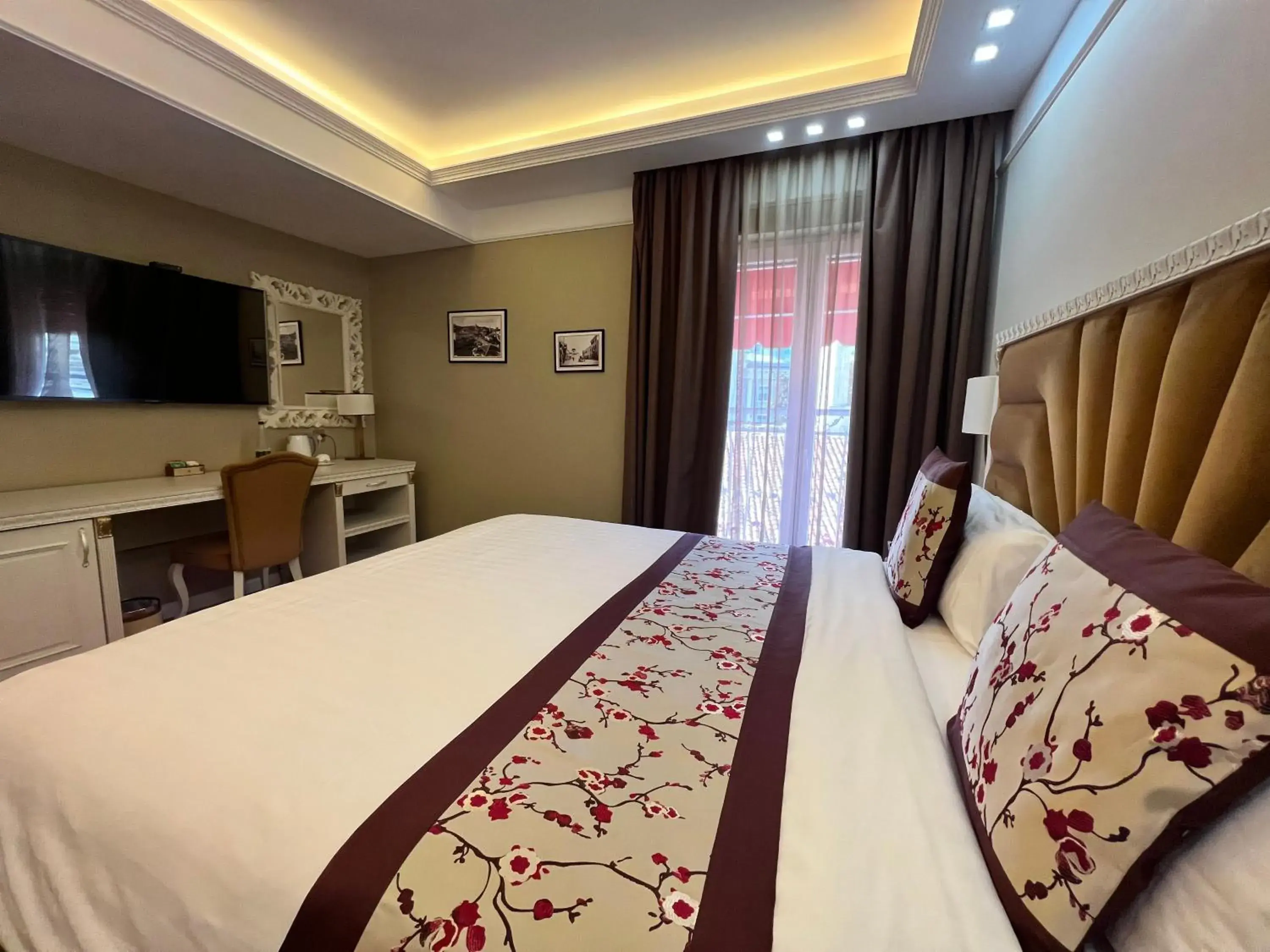 TV and multimedia, Bed in Hotel Brais TV and multimedia, Bed in Hotel Brais