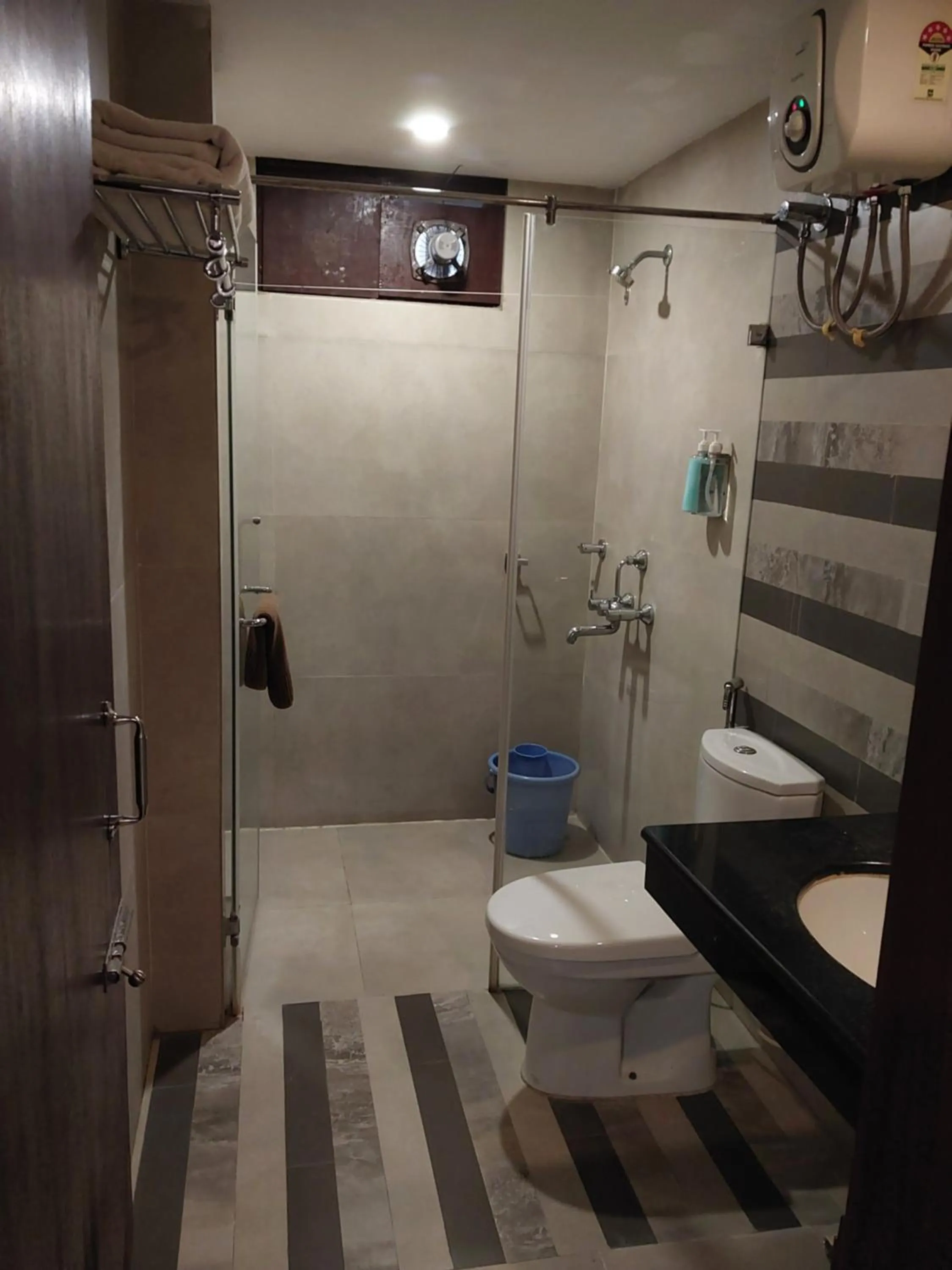Shower in Hotel TSG Grand