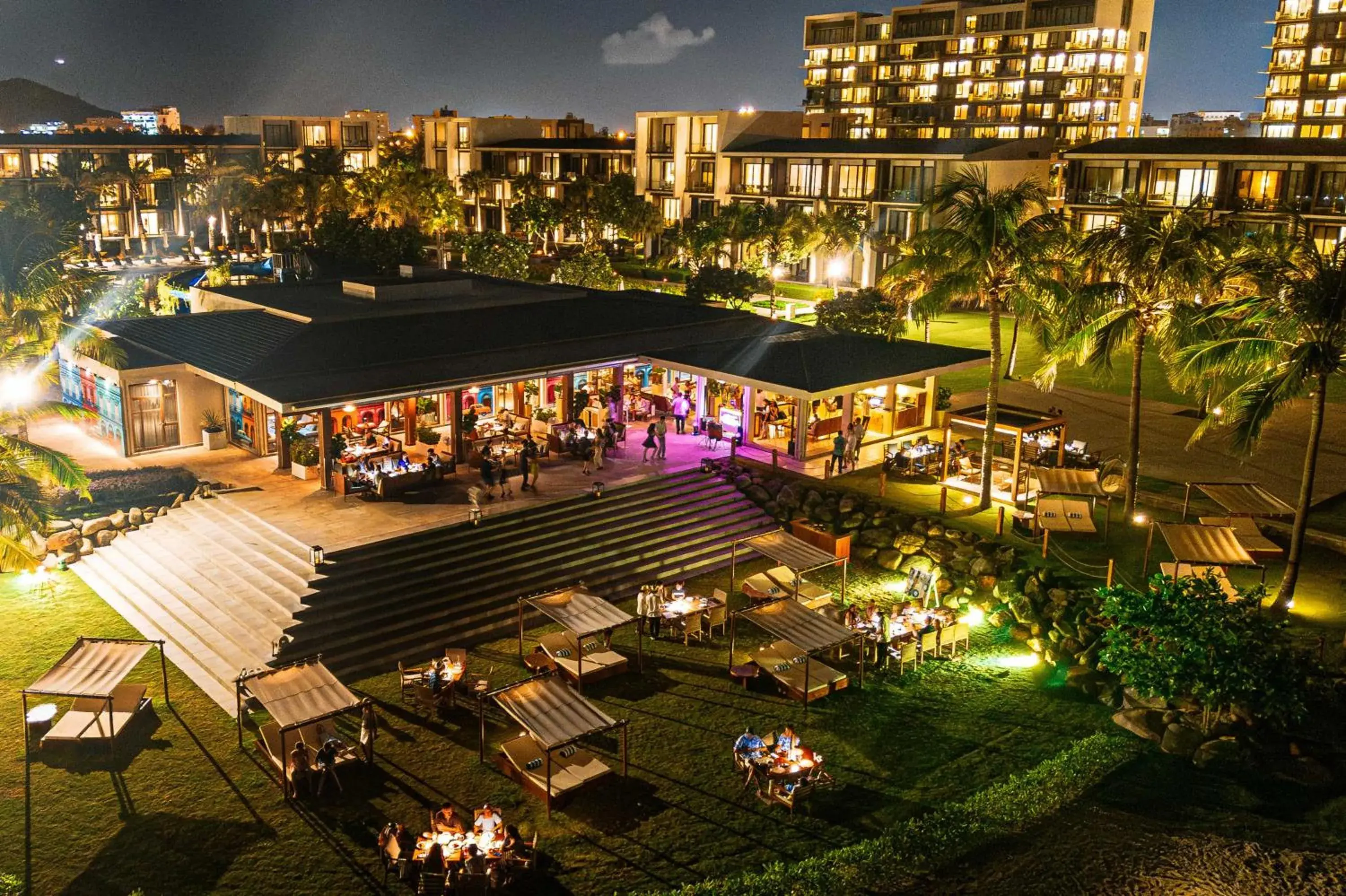 Restaurant/places to eat in Hyatt Regency Danang Resort and Spa Restaurant/places to eat in Hyatt Regency Danang Resort and Spa