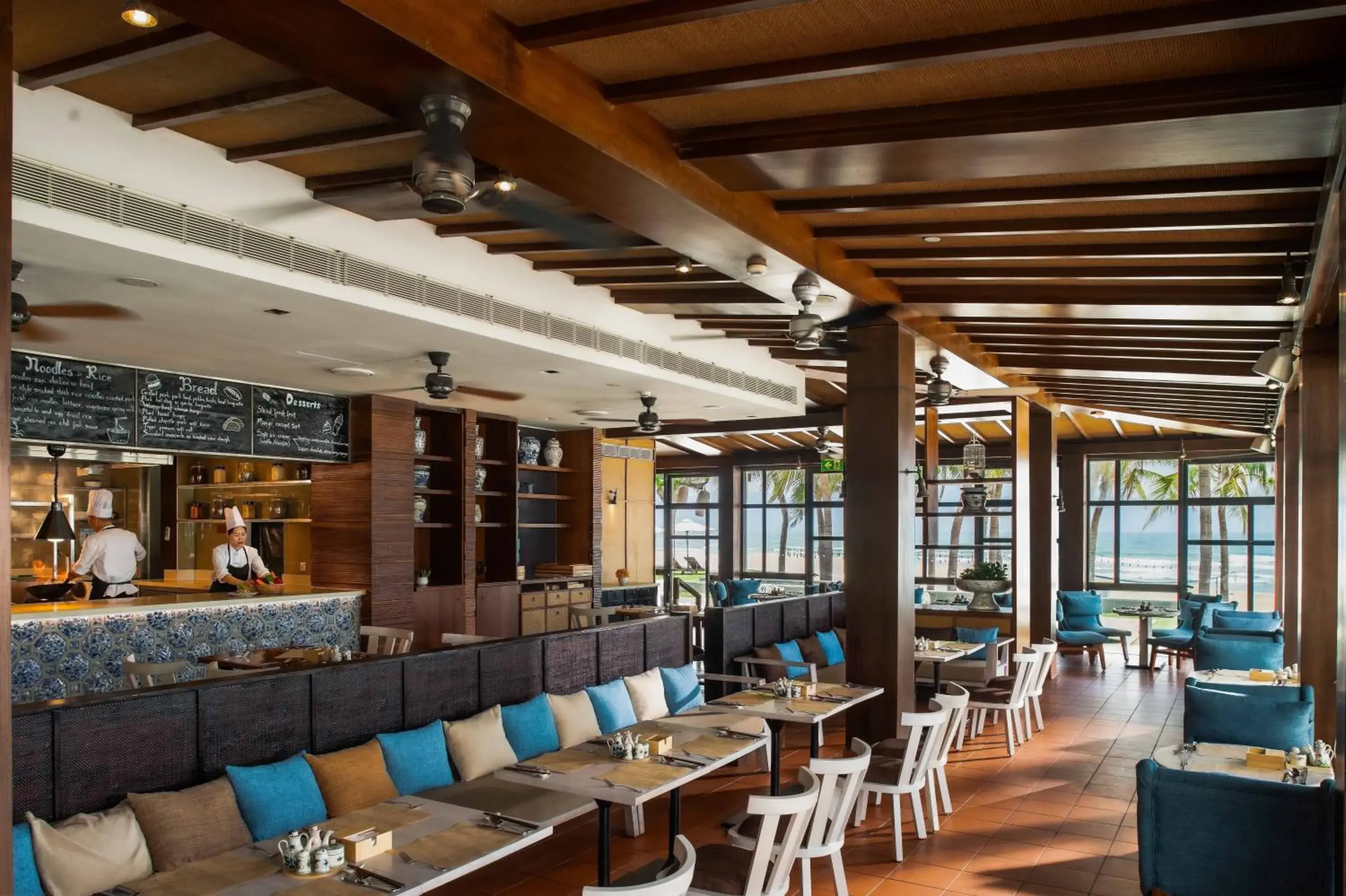 Restaurant/places to eat in Hyatt Regency Danang Resort and Spa Restaurant/places to eat in Hyatt Regency Danang Resort and Spa