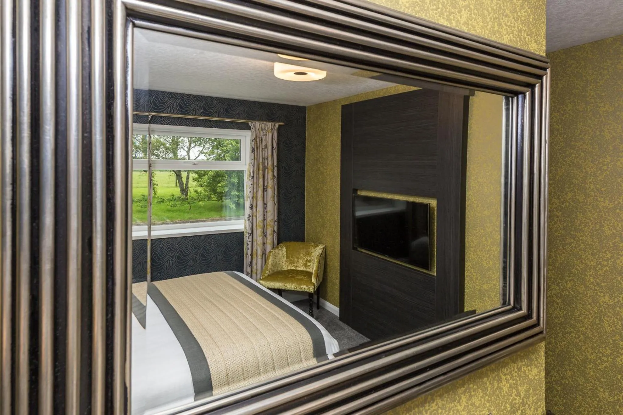 TV and multimedia, Bed in The Melbreak Hotel