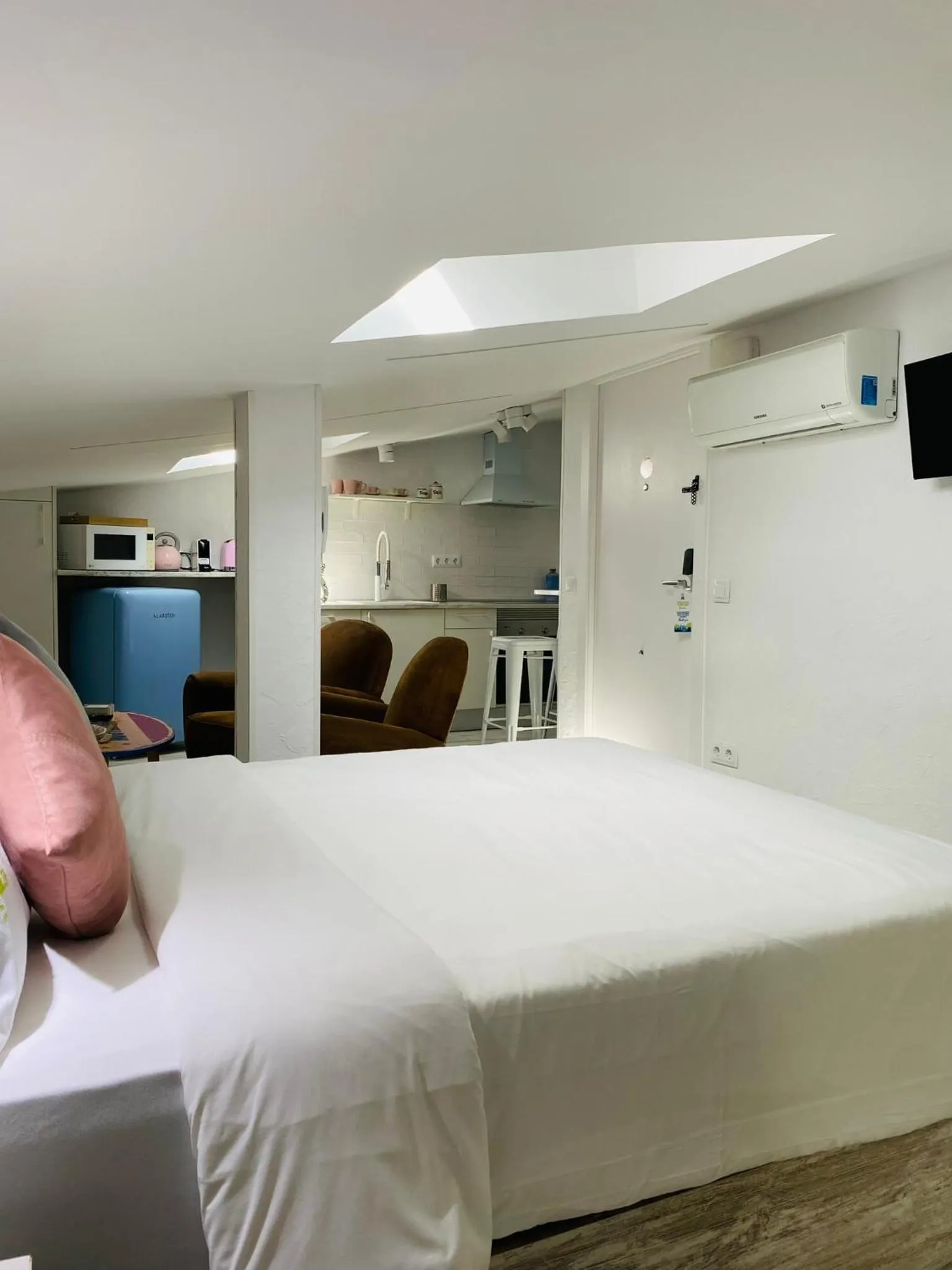 Bedroom, Bed in T-Homes - Cuenca