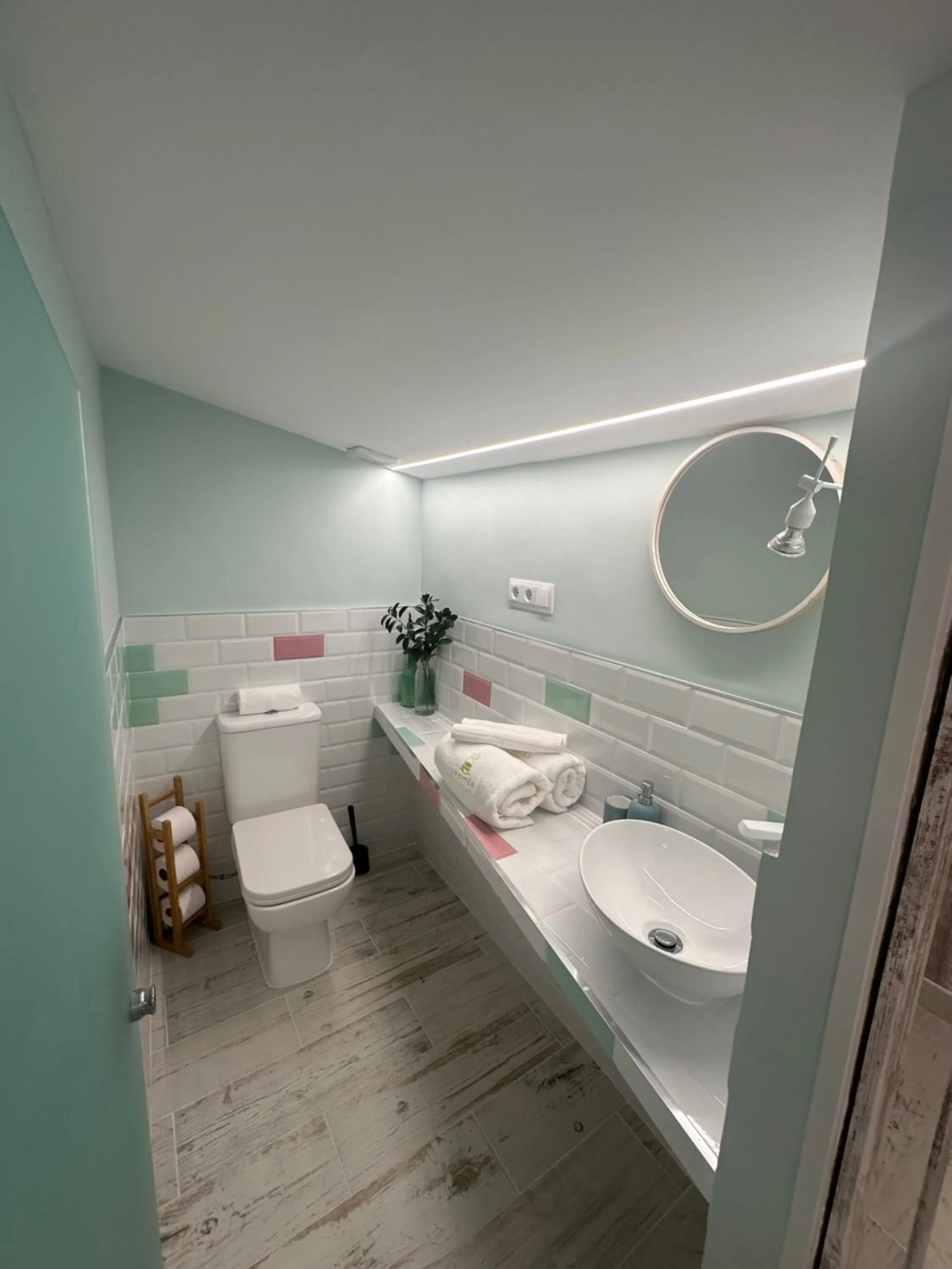 Bathroom, Bed in T-Homes - Cuenca