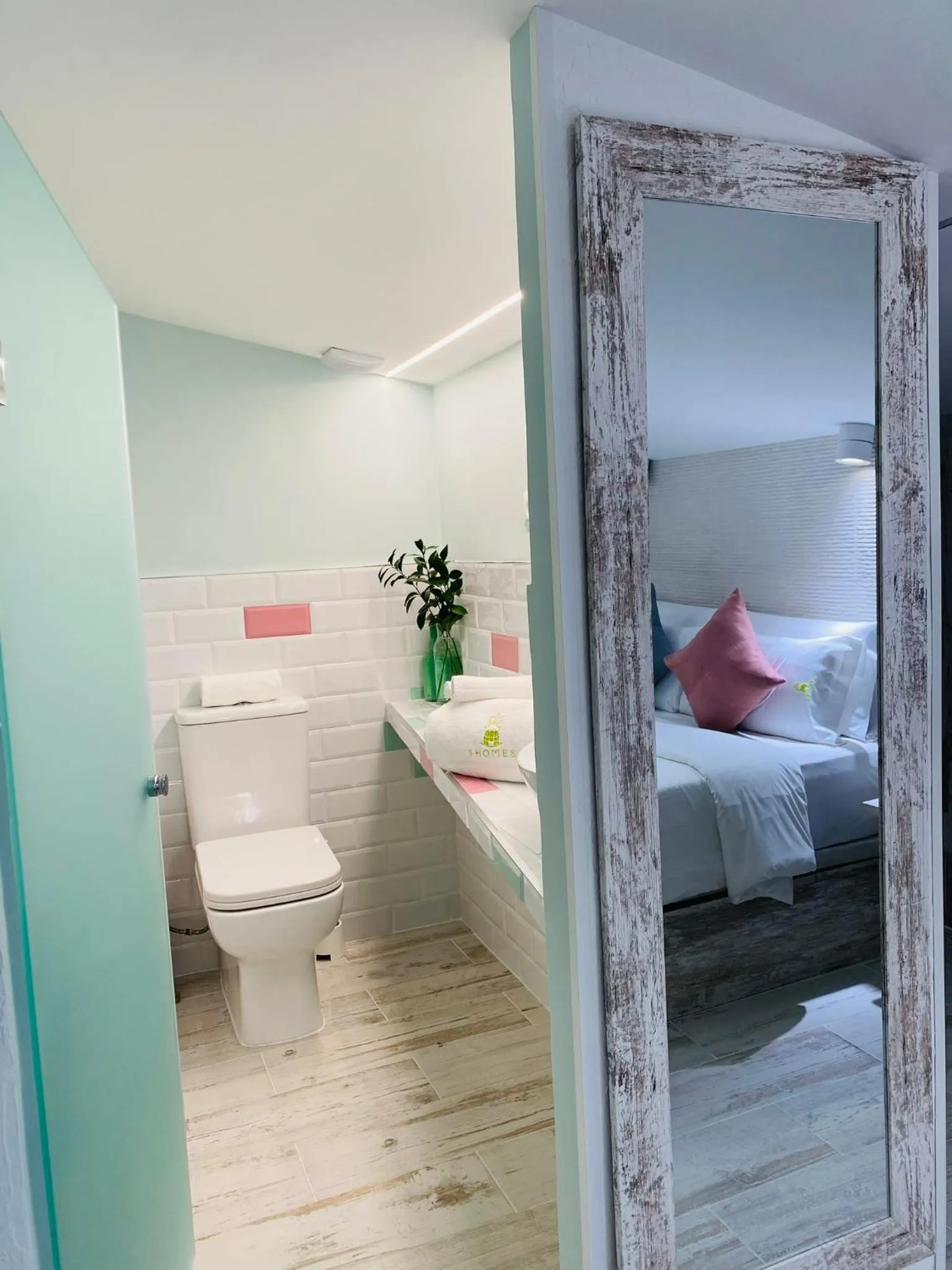 Bathroom, Bed in T-Homes - Cuenca