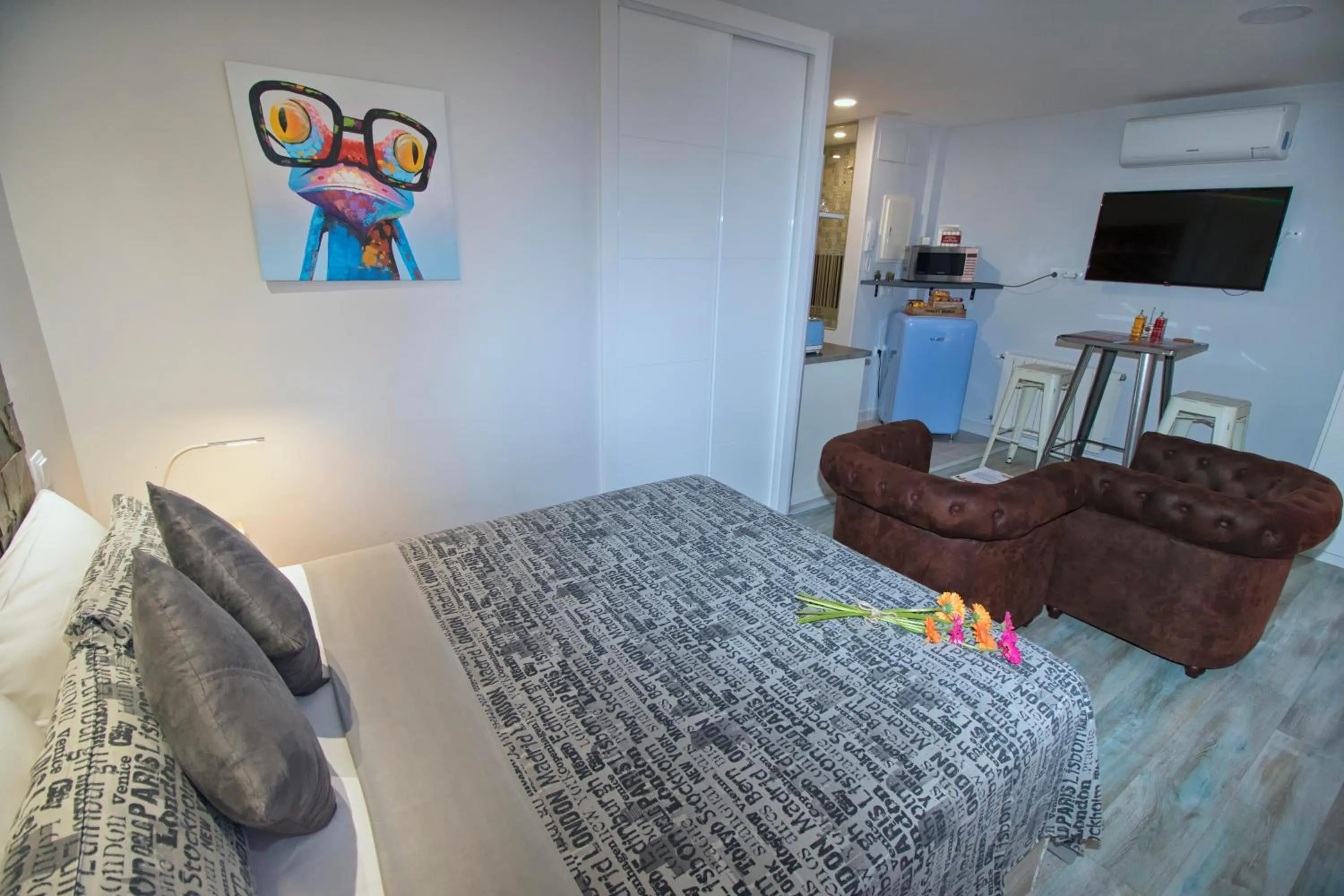 Bedroom, Bed in T-Homes - Cuenca