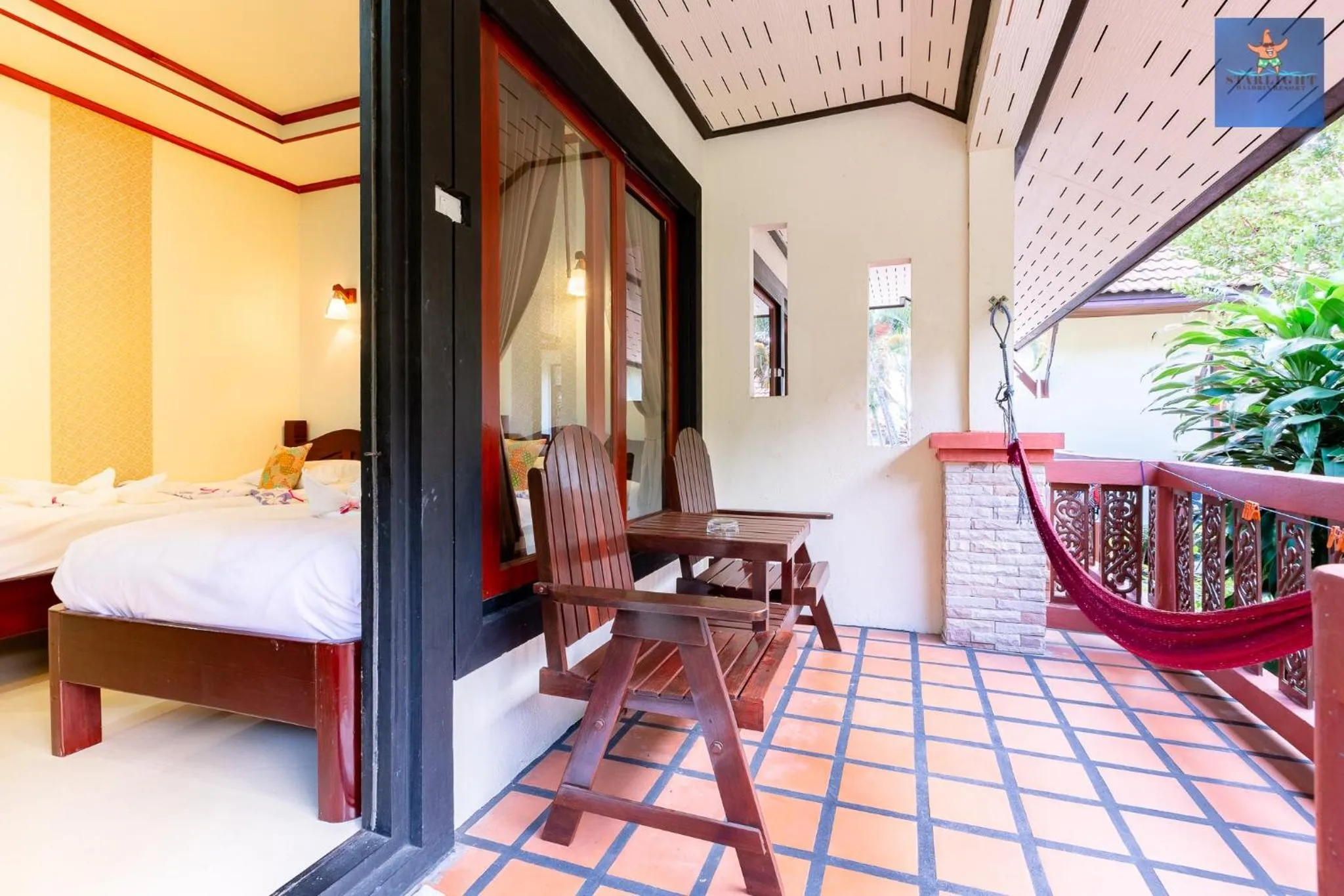 Patio in Starlight Haadrin Resort