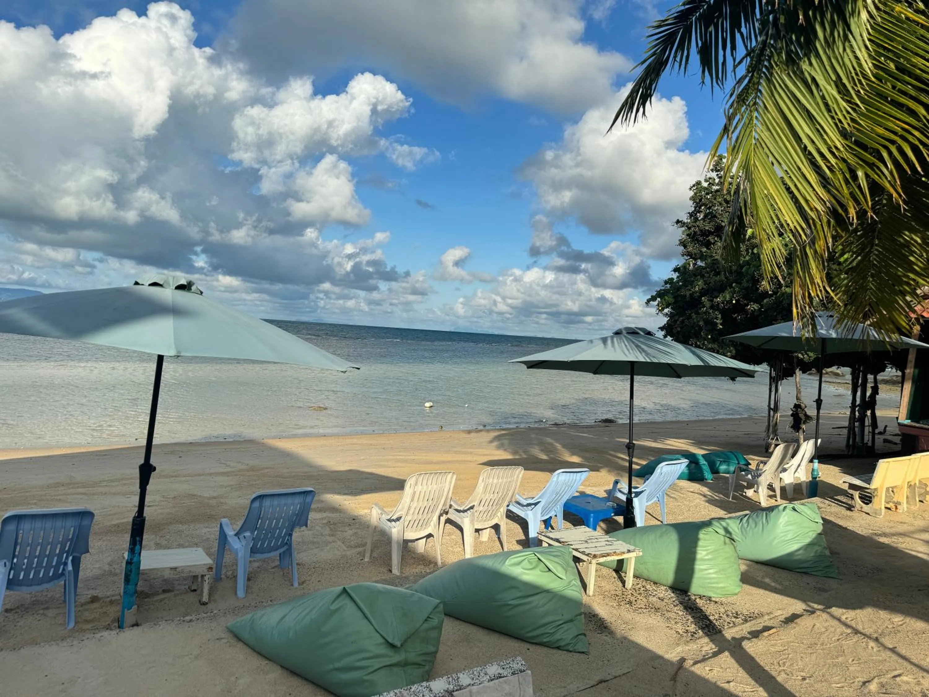 Beach in Starlight Haadrin Resort