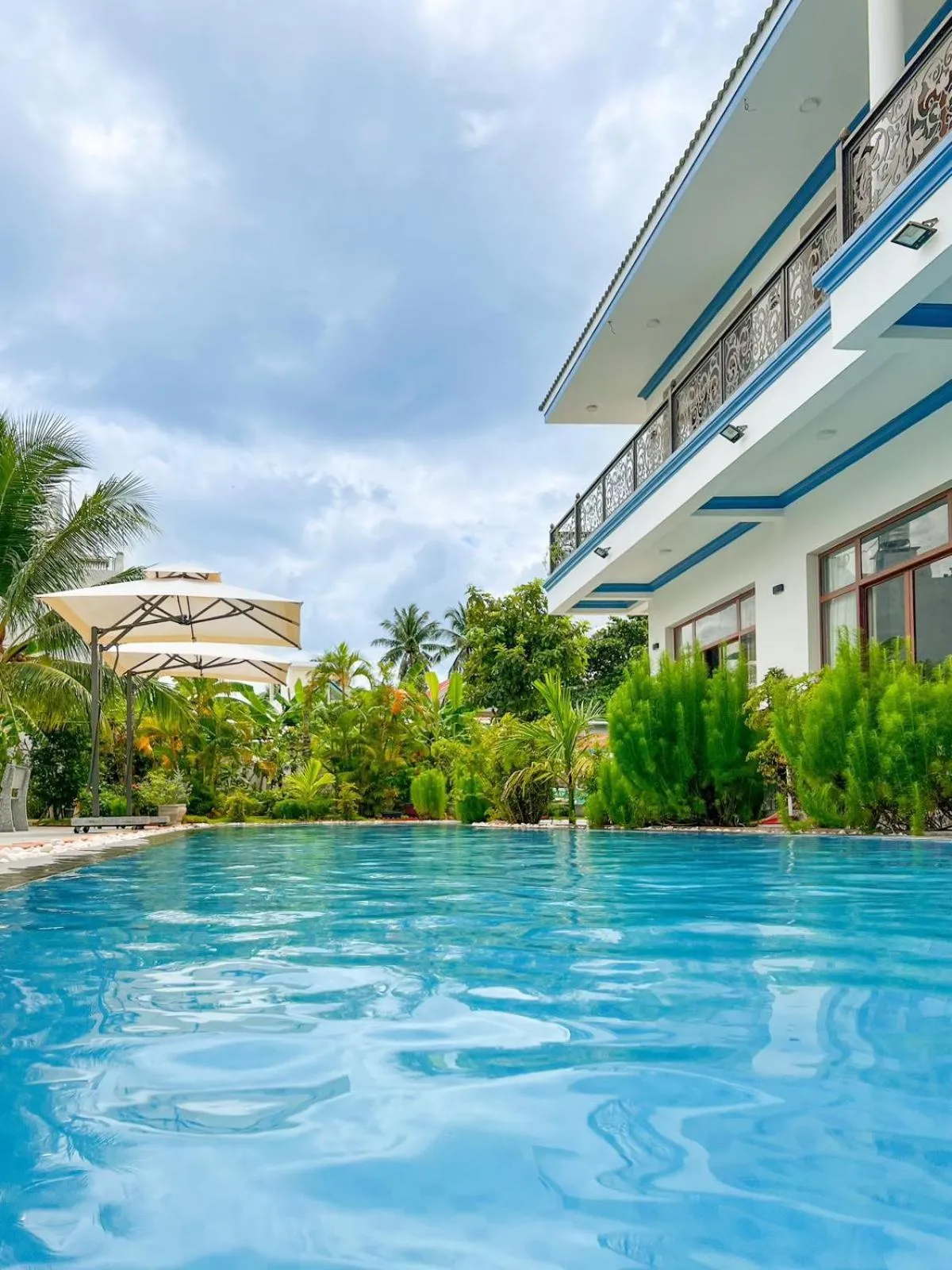 Swimming pool in Gia An Hung Guest House