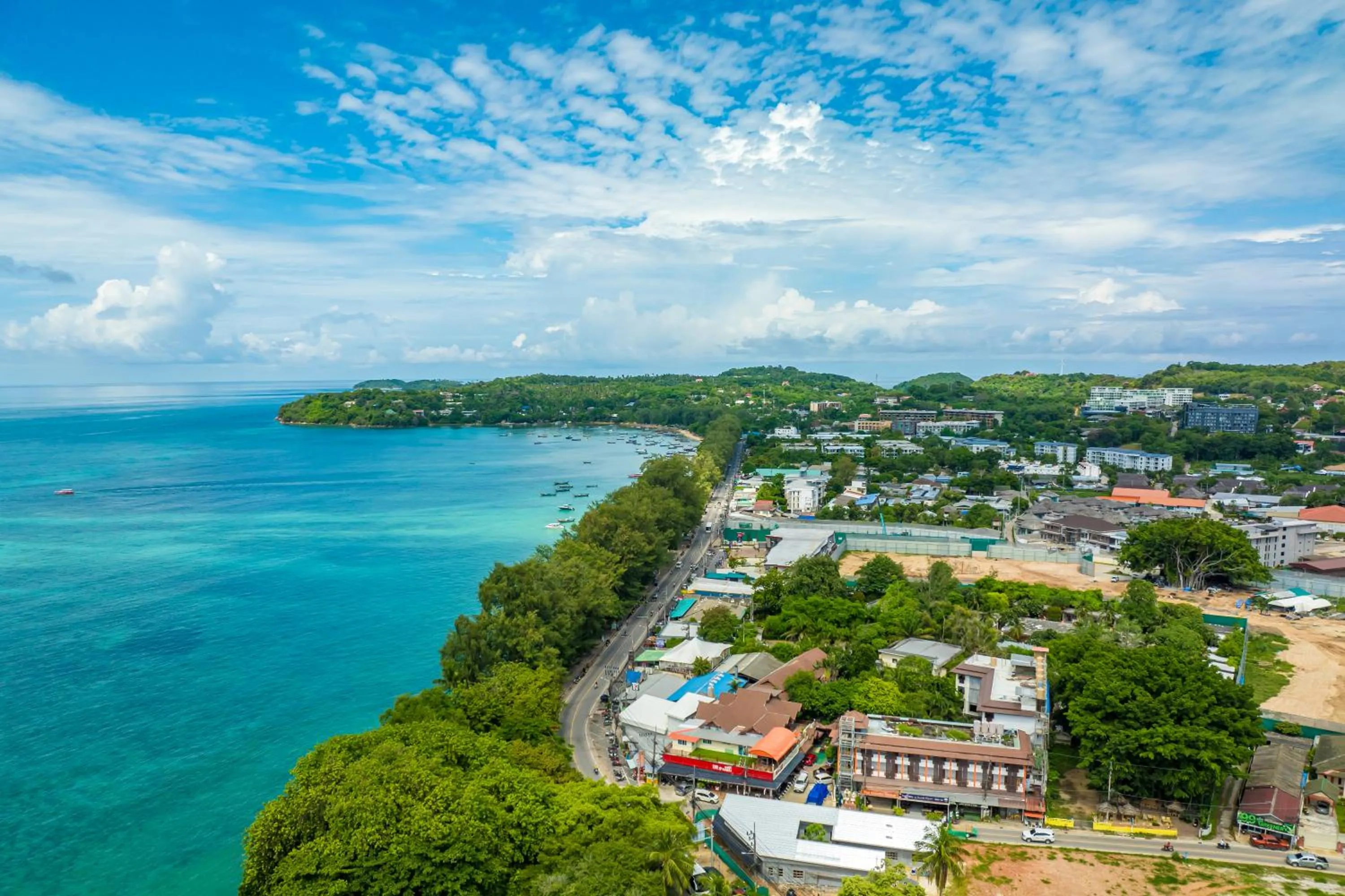 Nearby landmark in Phuket Meet Holiday Hotel-Rawai 普吉岛相遇花园度假酒店-拉威店