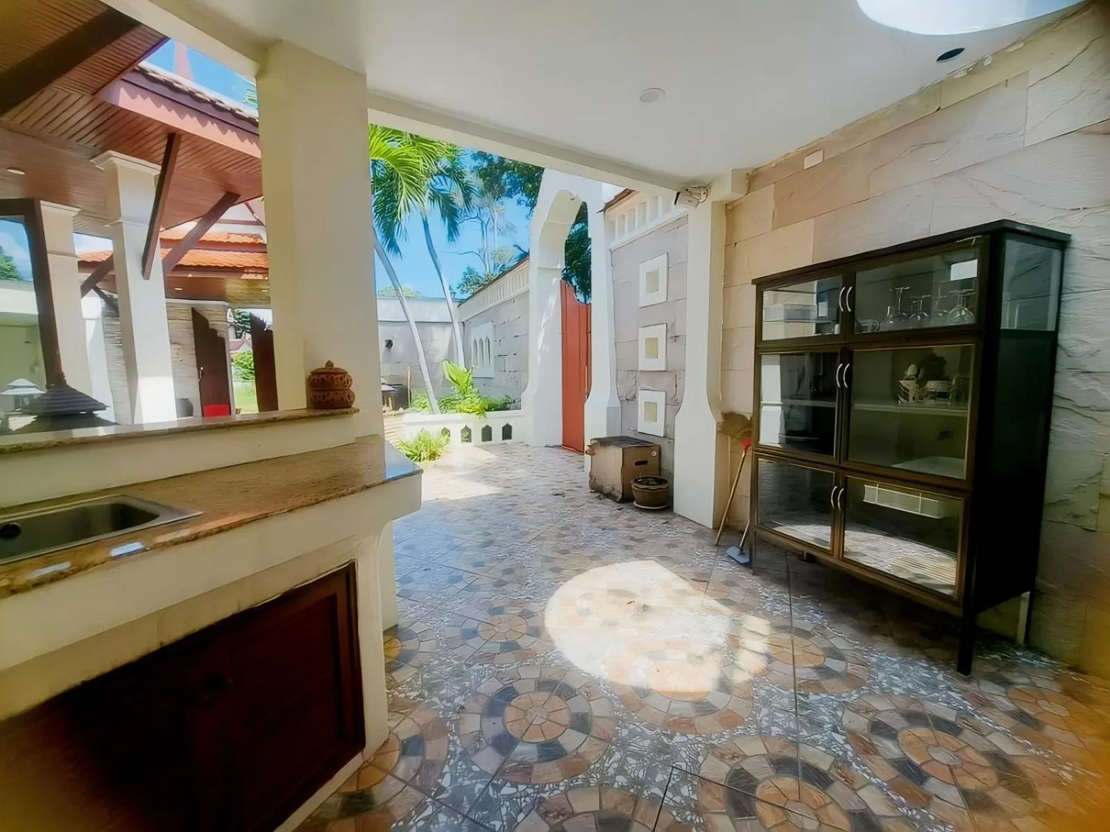 Kitchen or kitchenette in Phuket Meet Holiday Hotel-Rawai 普吉岛相遇花园度假酒店-拉威店