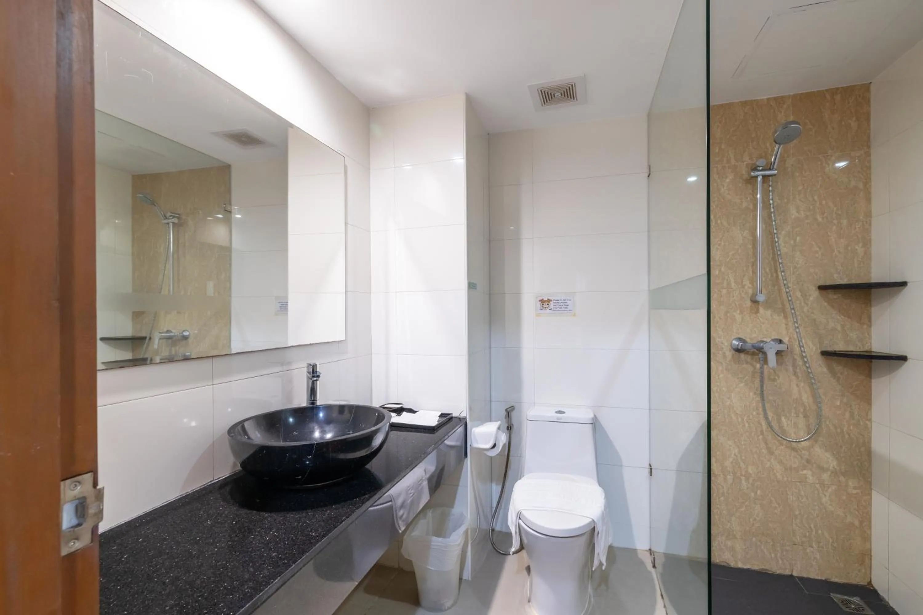 Shower in Phuket Meet Holiday Hotel-Rawai 普吉岛相遇花园度假酒店-拉威店