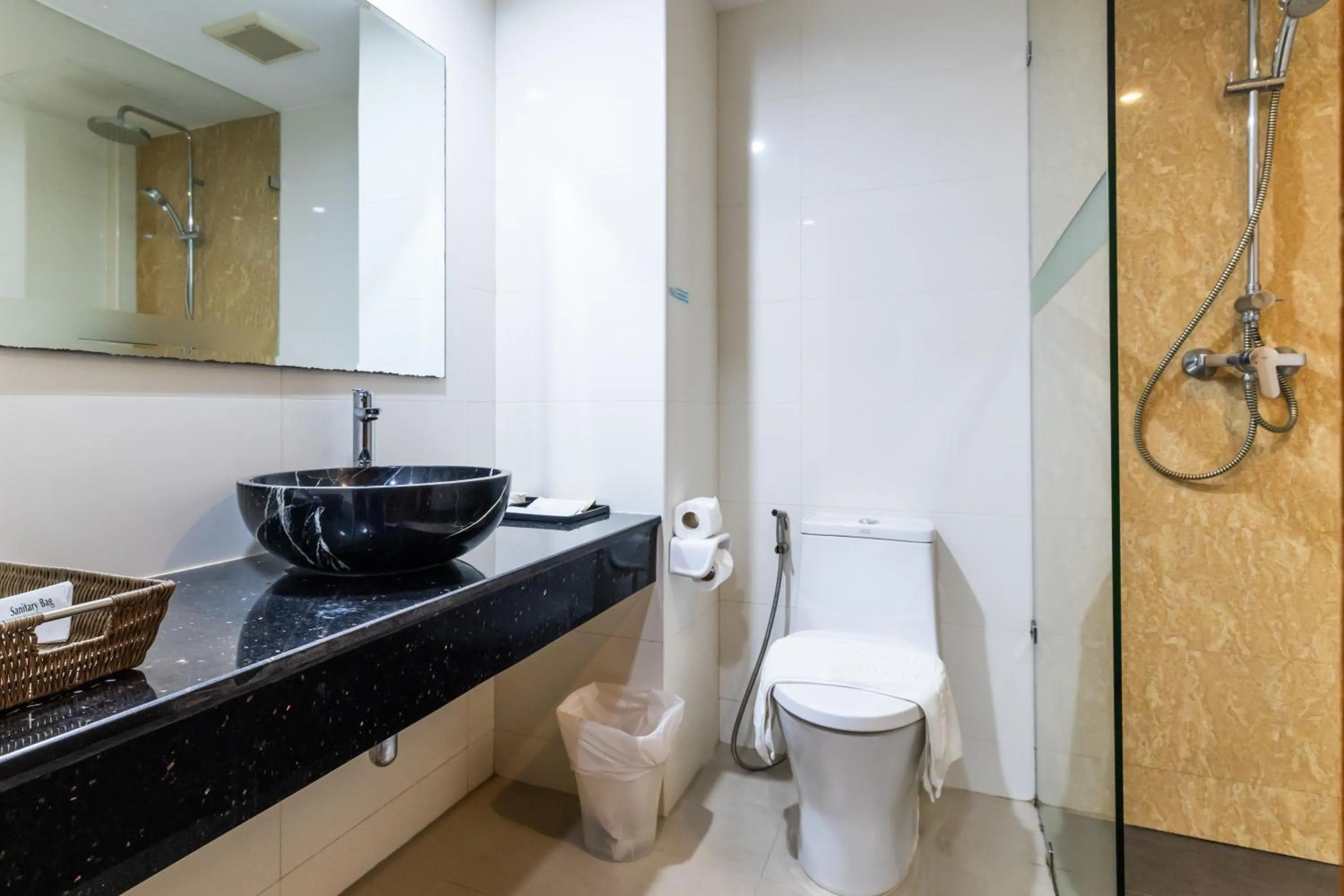 Shower in Phuket Meet Holiday Hotel-Rawai 普吉岛相遇花园度假酒店-拉威店