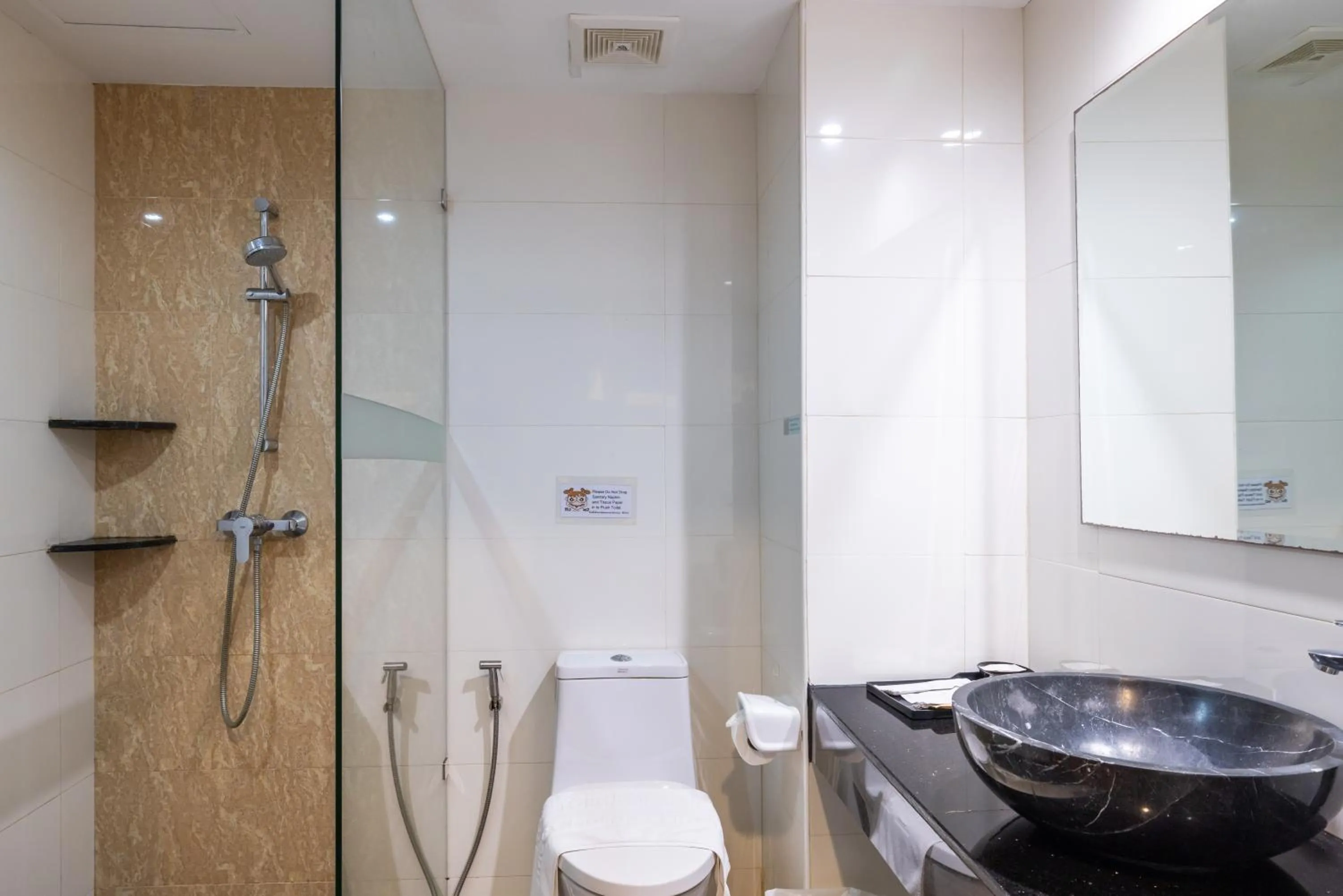 Shower in Phuket Meet Holiday Hotel-Rawai 普吉岛相遇花园度假酒店-拉威店