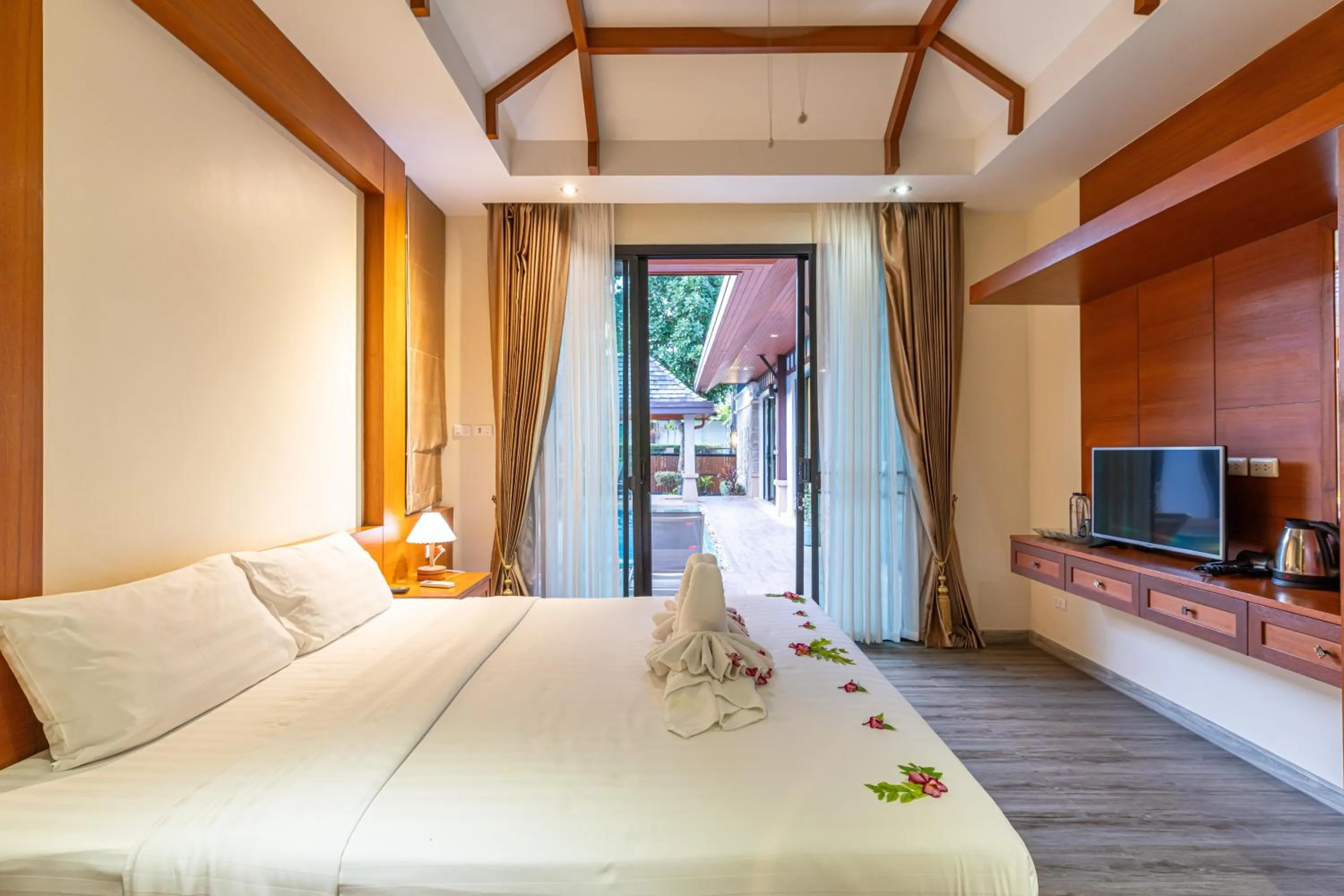 Bed in Phuket Meet Holiday Hotel-Rawai 普吉岛相遇花园度假酒店-拉威店
