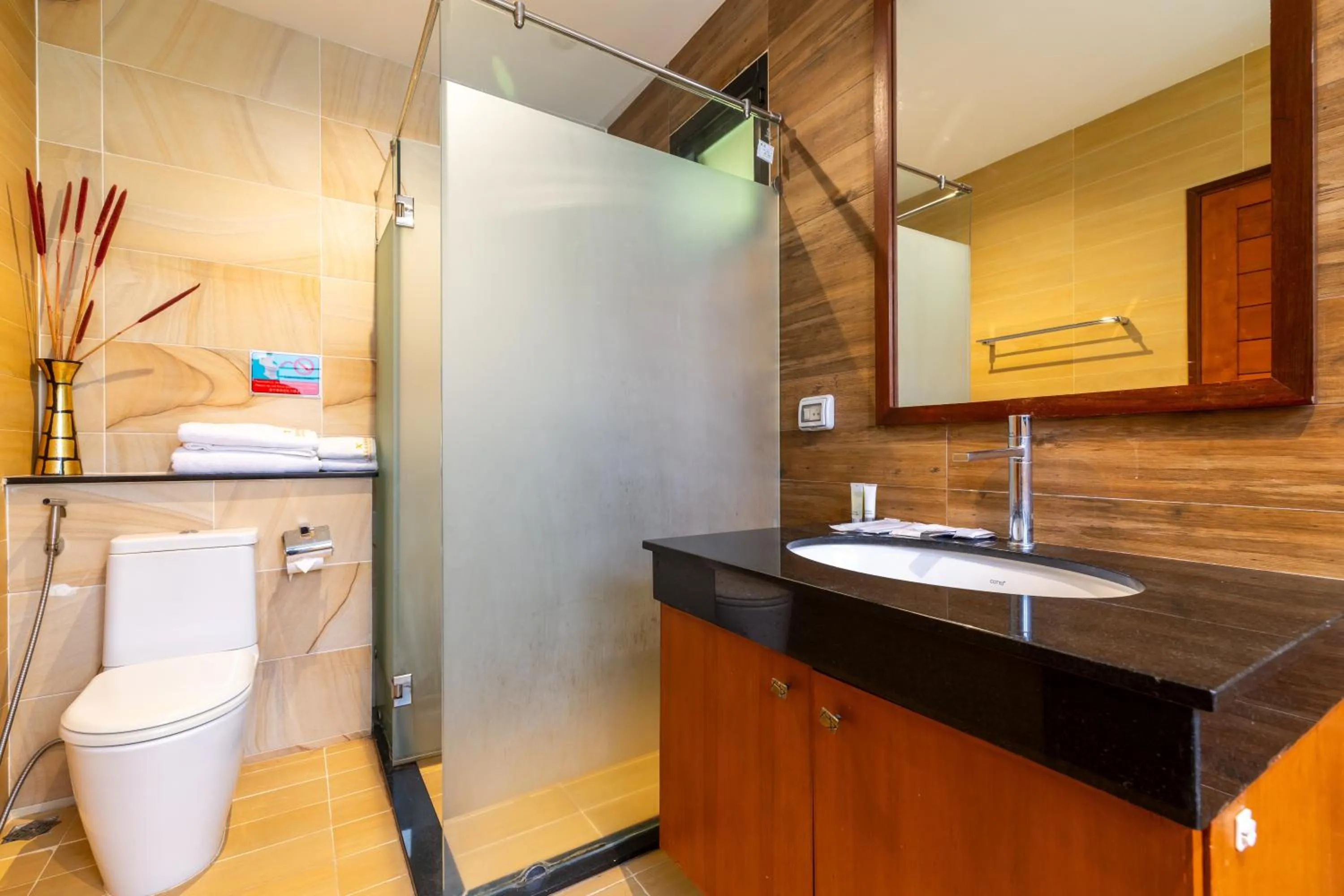 Toilet in Phuket Meet Holiday Hotel-Rawai 普吉岛相遇花园度假酒店-拉威店